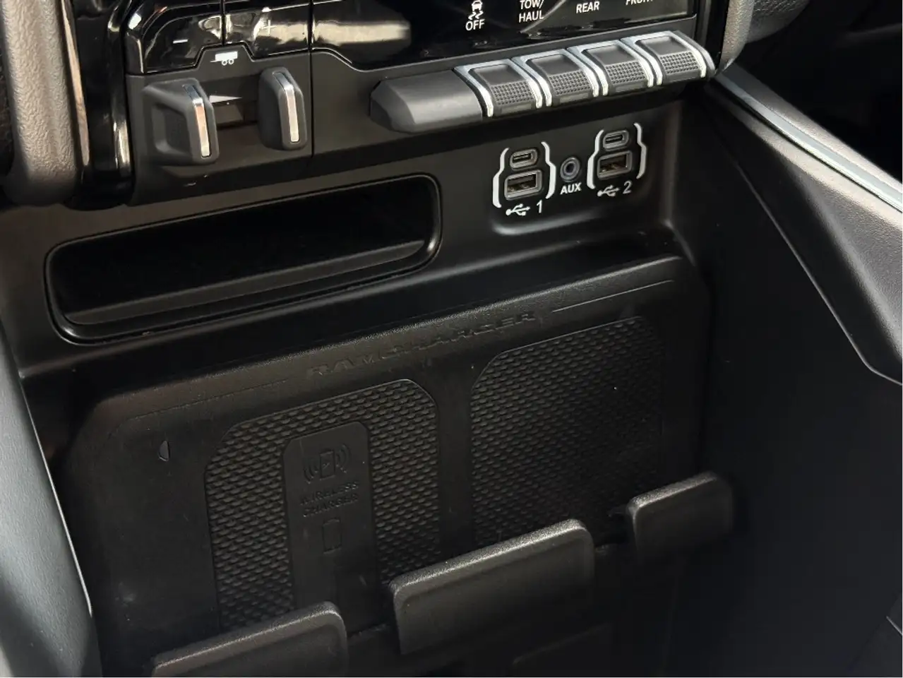 RAM 1500 снимка RAM 1500