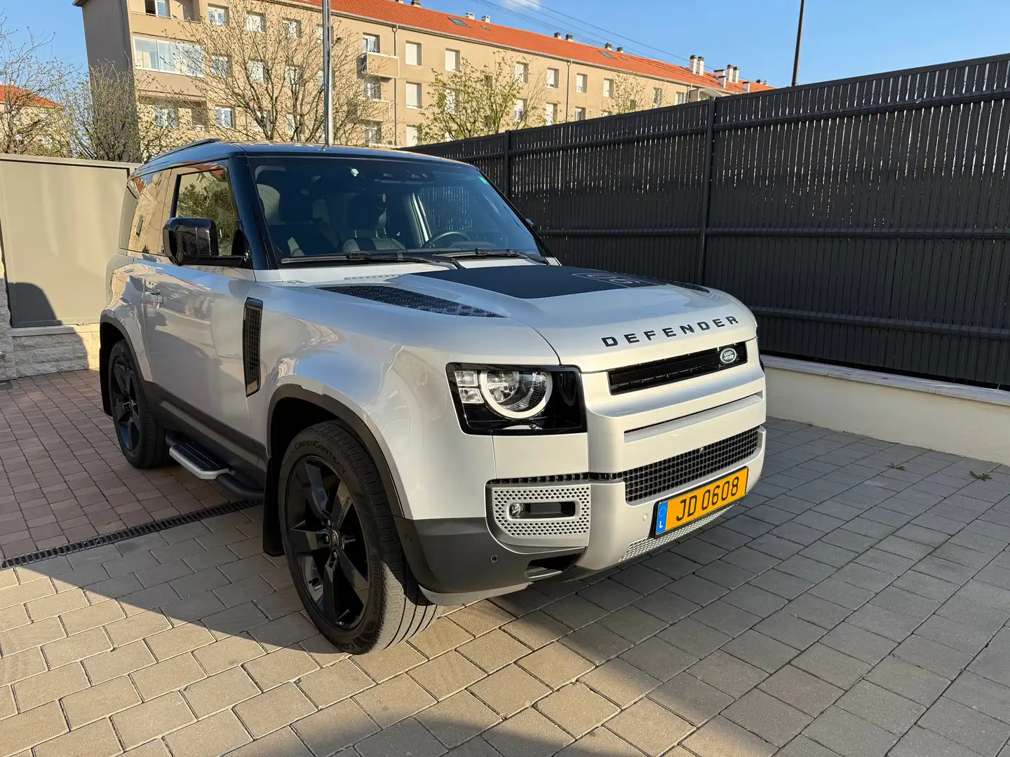 Land Rover Defender 90 2.5 D srebrna - 2
