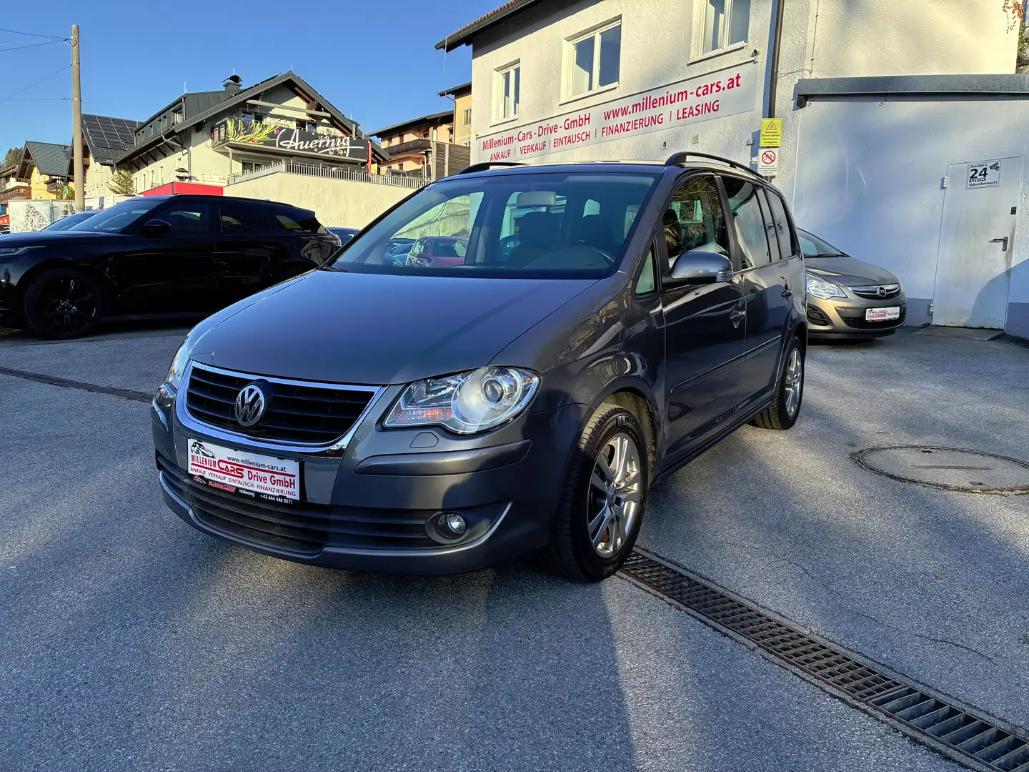 Volkswagen Touran Touran Trendline1,9TDI bei Finanzierung FIX 6,274% Grau - 1