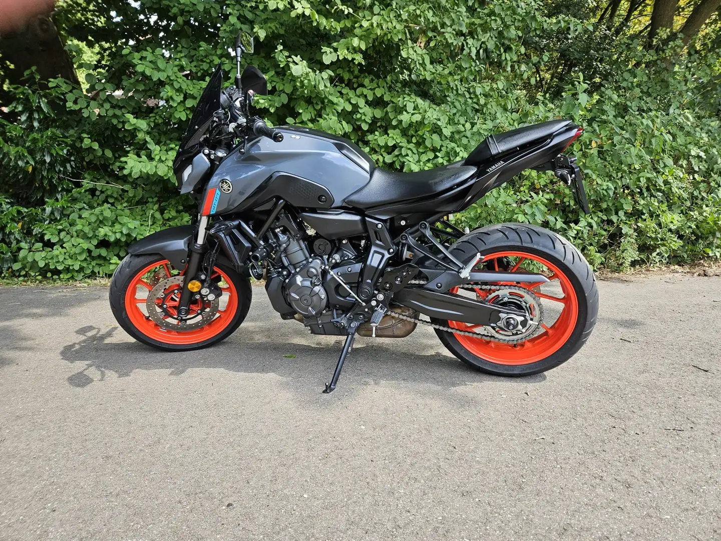 Yamaha MT-07 Storm fluo (54 kW) Grijs - 1