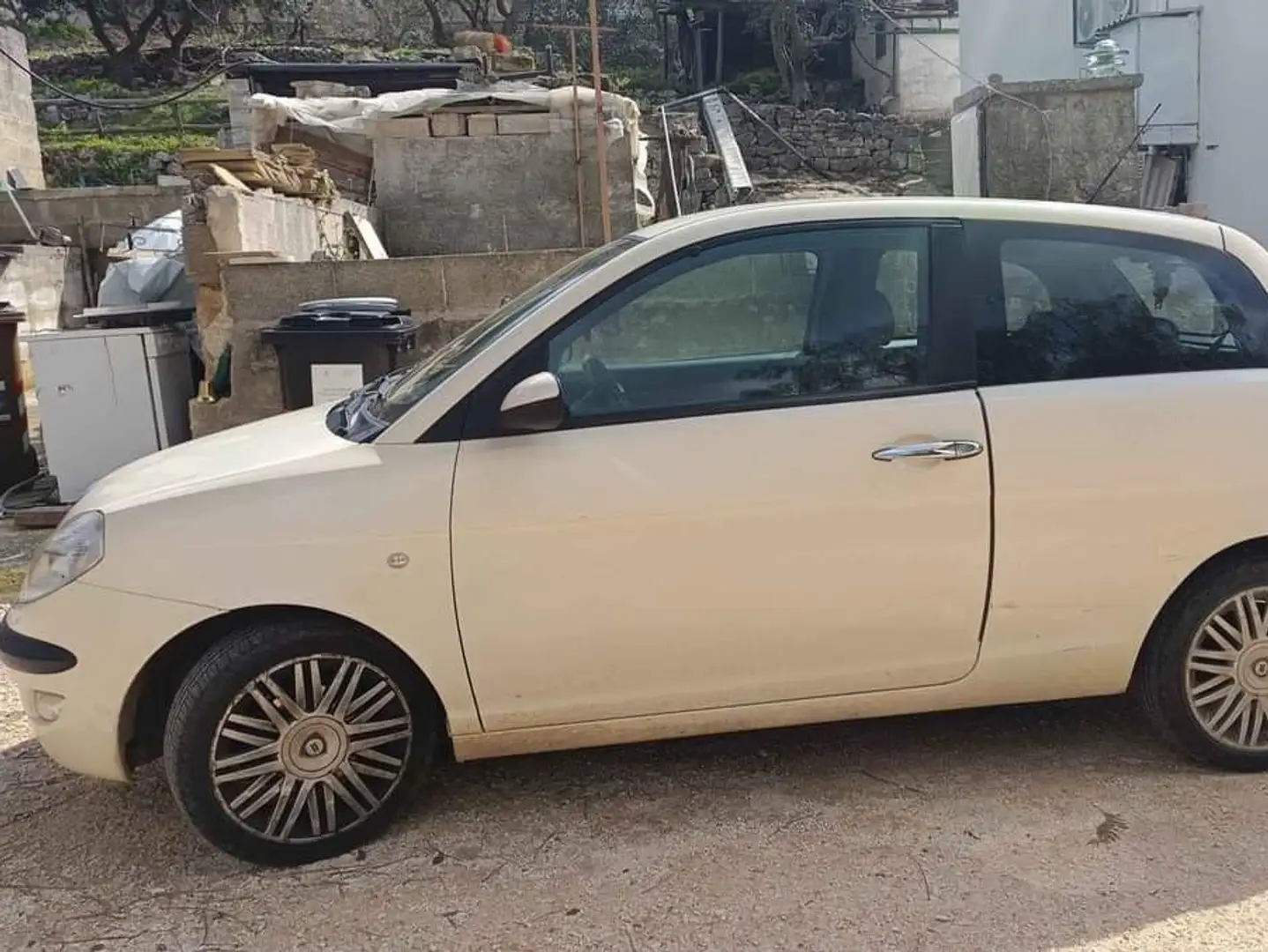 Lancia Ypsilon 1.2 Beige - 2