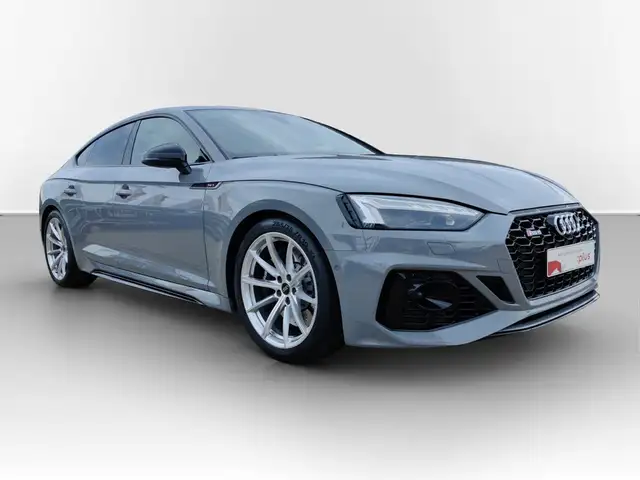 Audi RS5 view 3