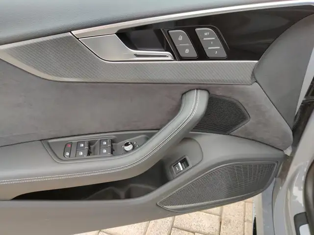 Audi RS5 view 12