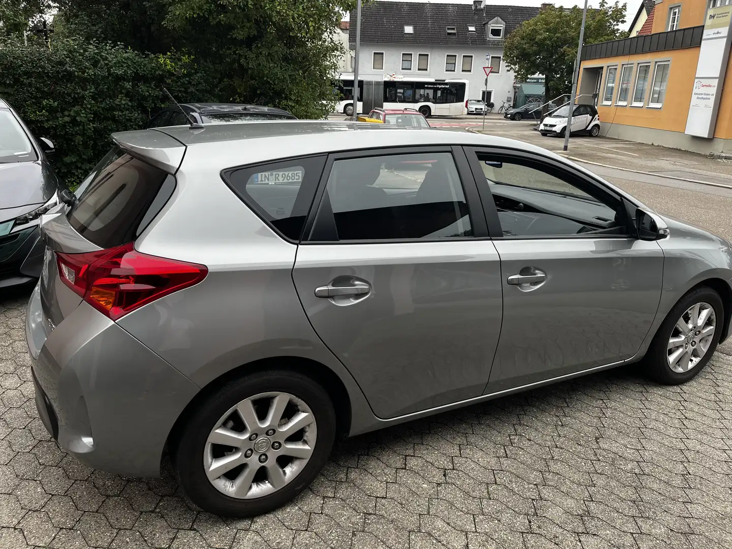 Toyota Auris 1.33 Dual-VVT-i Life Plus - 2