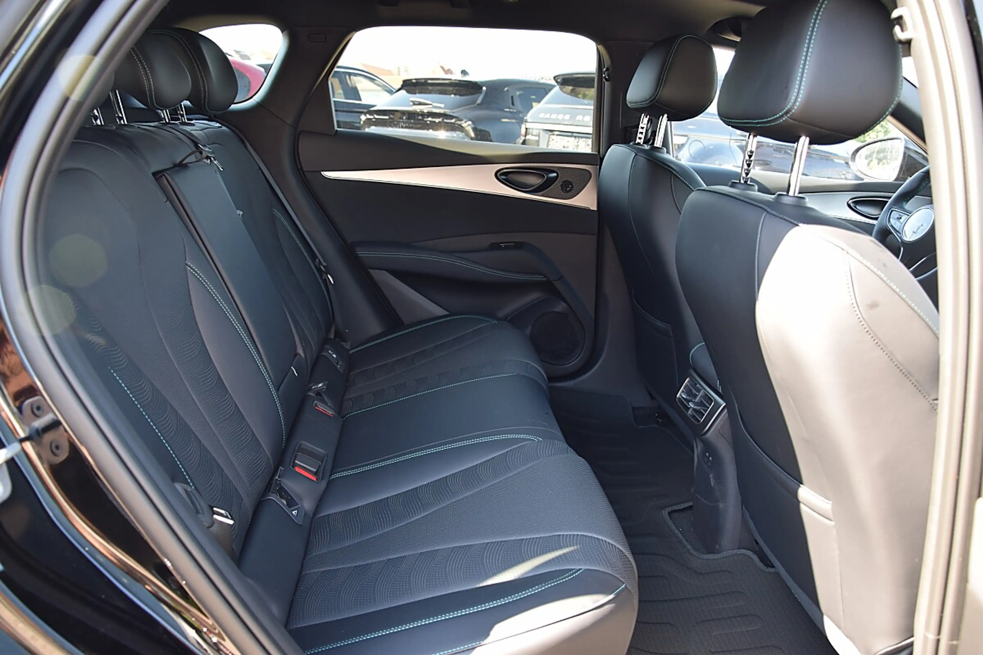 BYD Seal 6 DM-i Touring PHEV 19kWh Comfort Österreich Pake... — photo 12