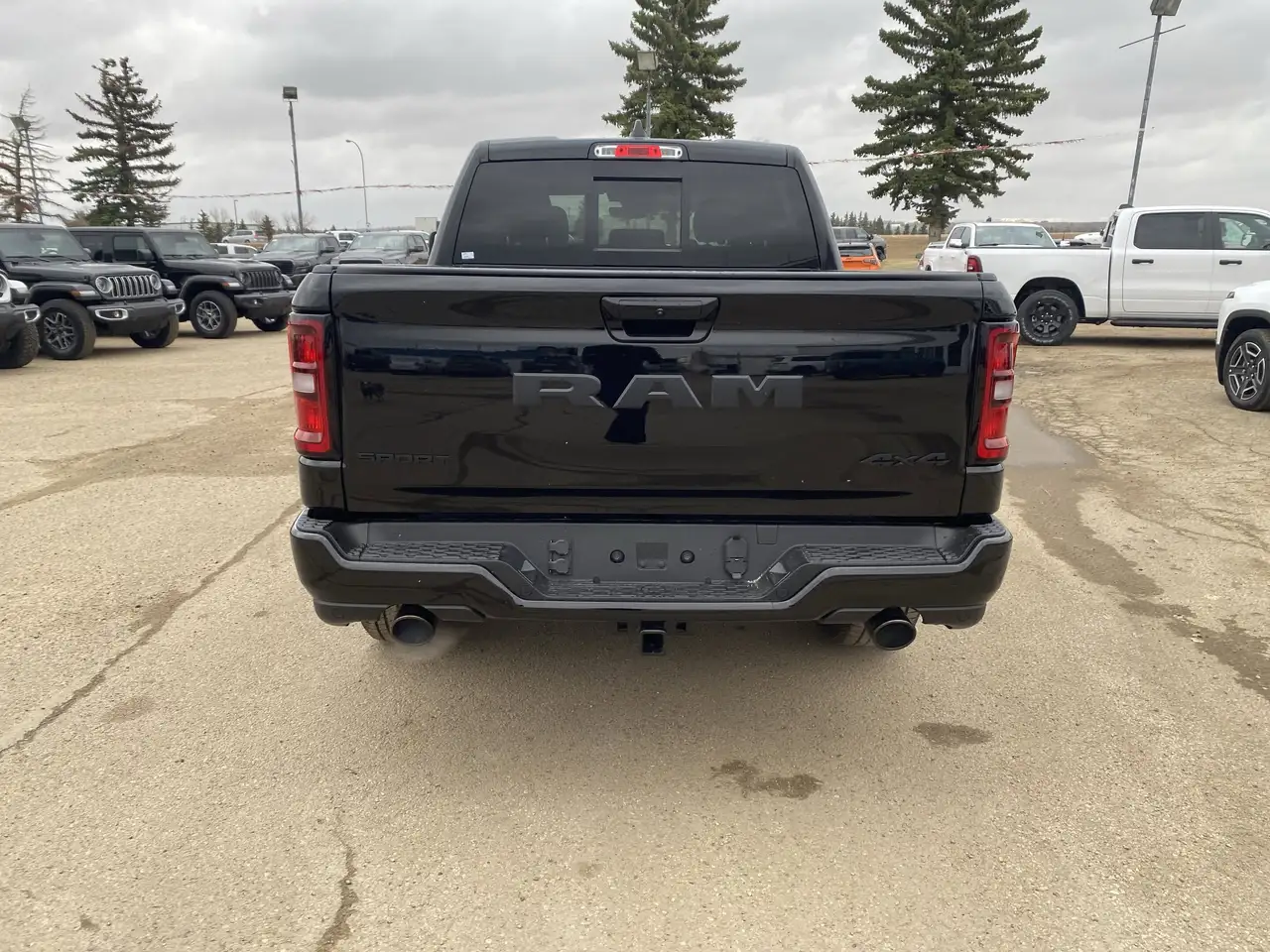 RAM 1500 снимка RAM 1500