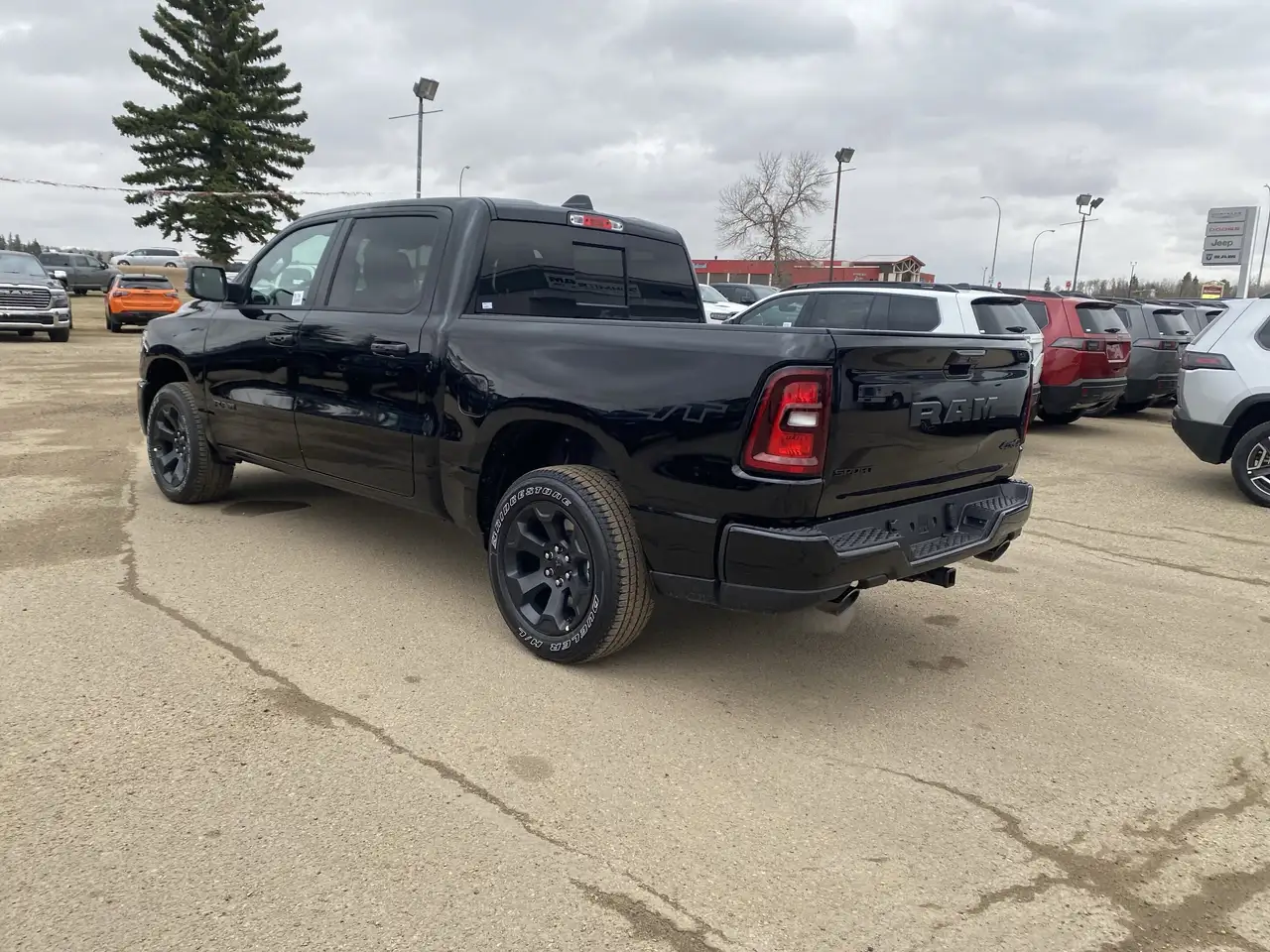 RAM 1500 снимка RAM 1500
