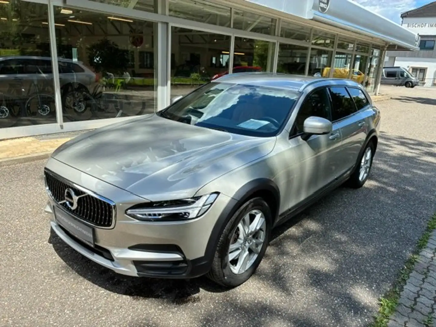 Volvo V90 Cross Country D4 AWD Geartronic *LEDER*SZH*LED*NAVI*AHV* Beige - 2