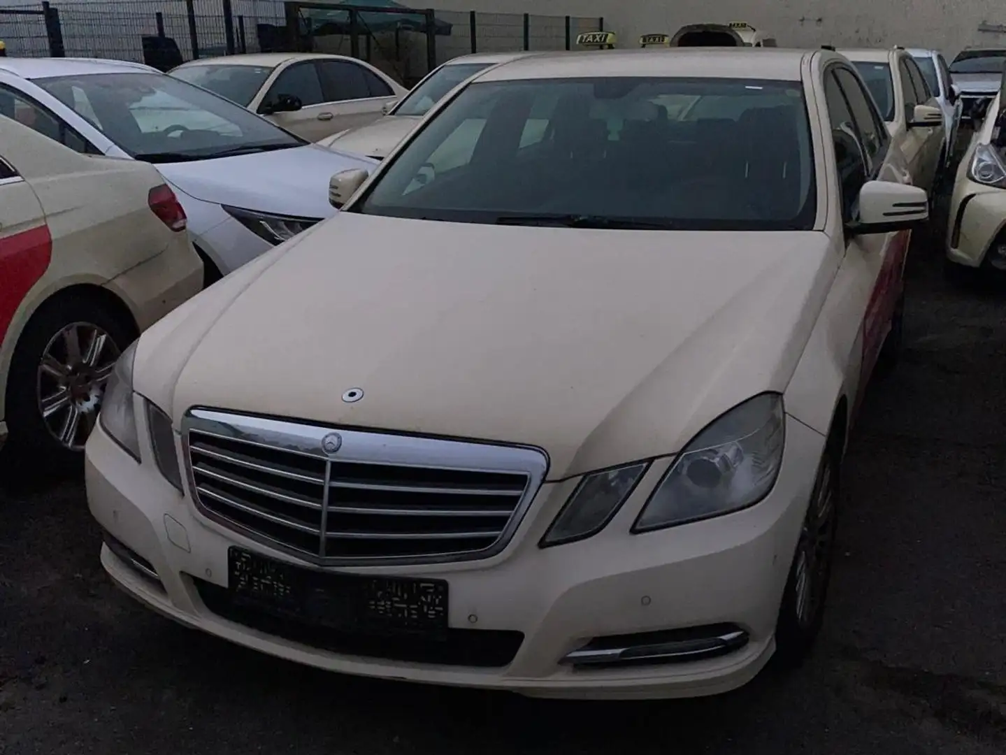 Mercedes-Benz E 200 E-Klasse Diesel CDI DPF BlueEFFICIENCY Automatik - 2