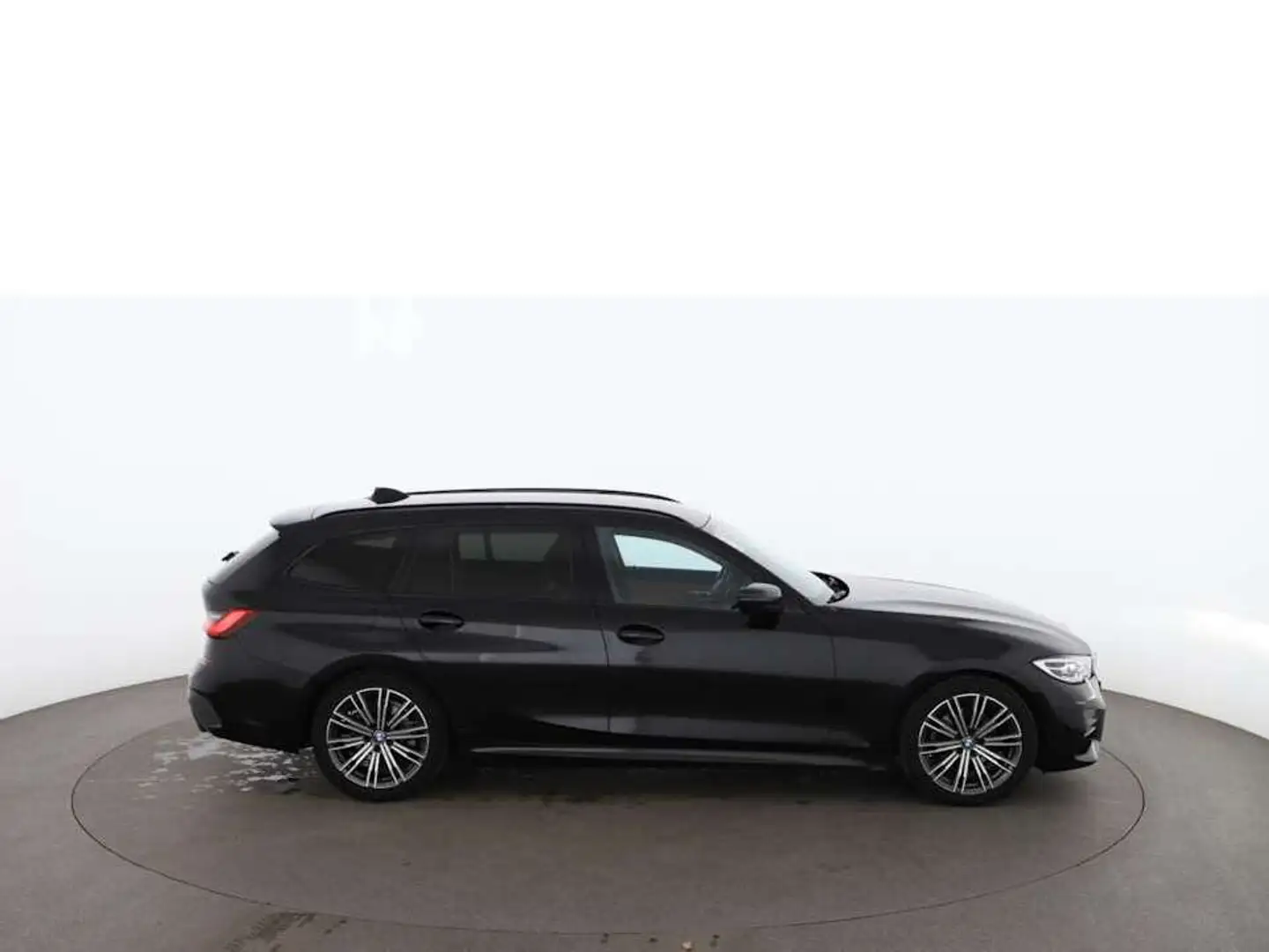 BMW 320 d Touring M-Sport Aut LED NAVI LEDER SITZHZG Schwarz - 2