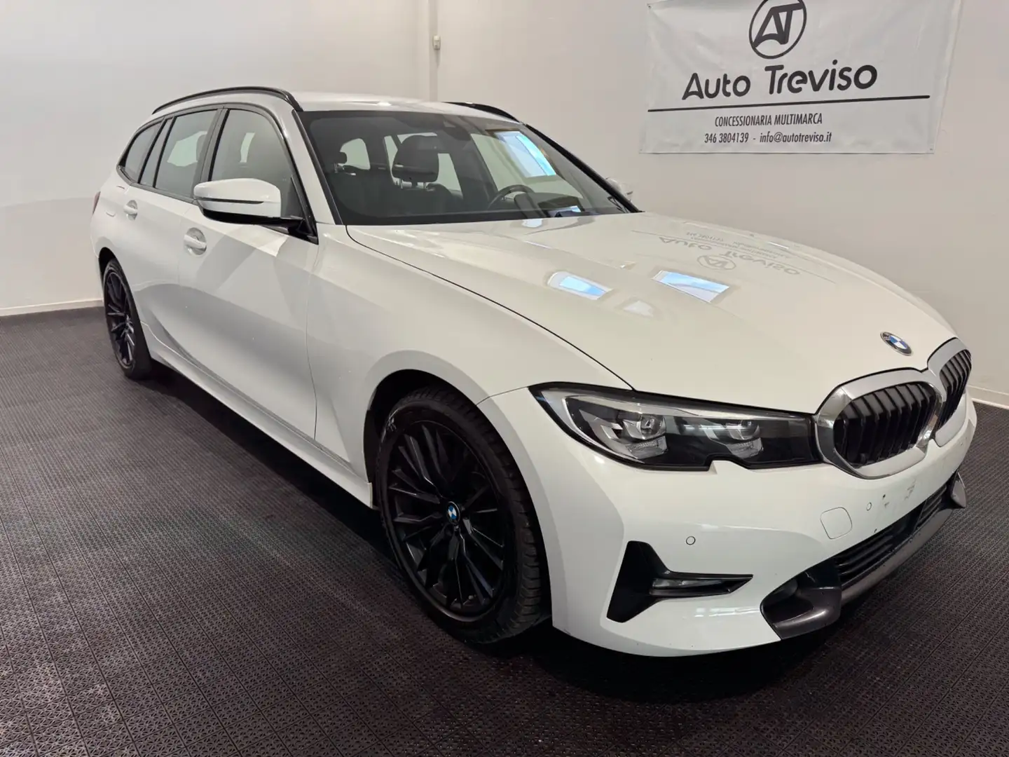 BMW 320 320d Touring Sport 190CV Automatico Bianco - 1