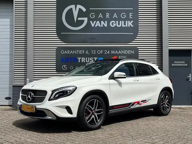 Mercedes-Benz GLA 180 122PK Airco,Navi,Panodak,Camera,PdcV+A,Stoelverw.,