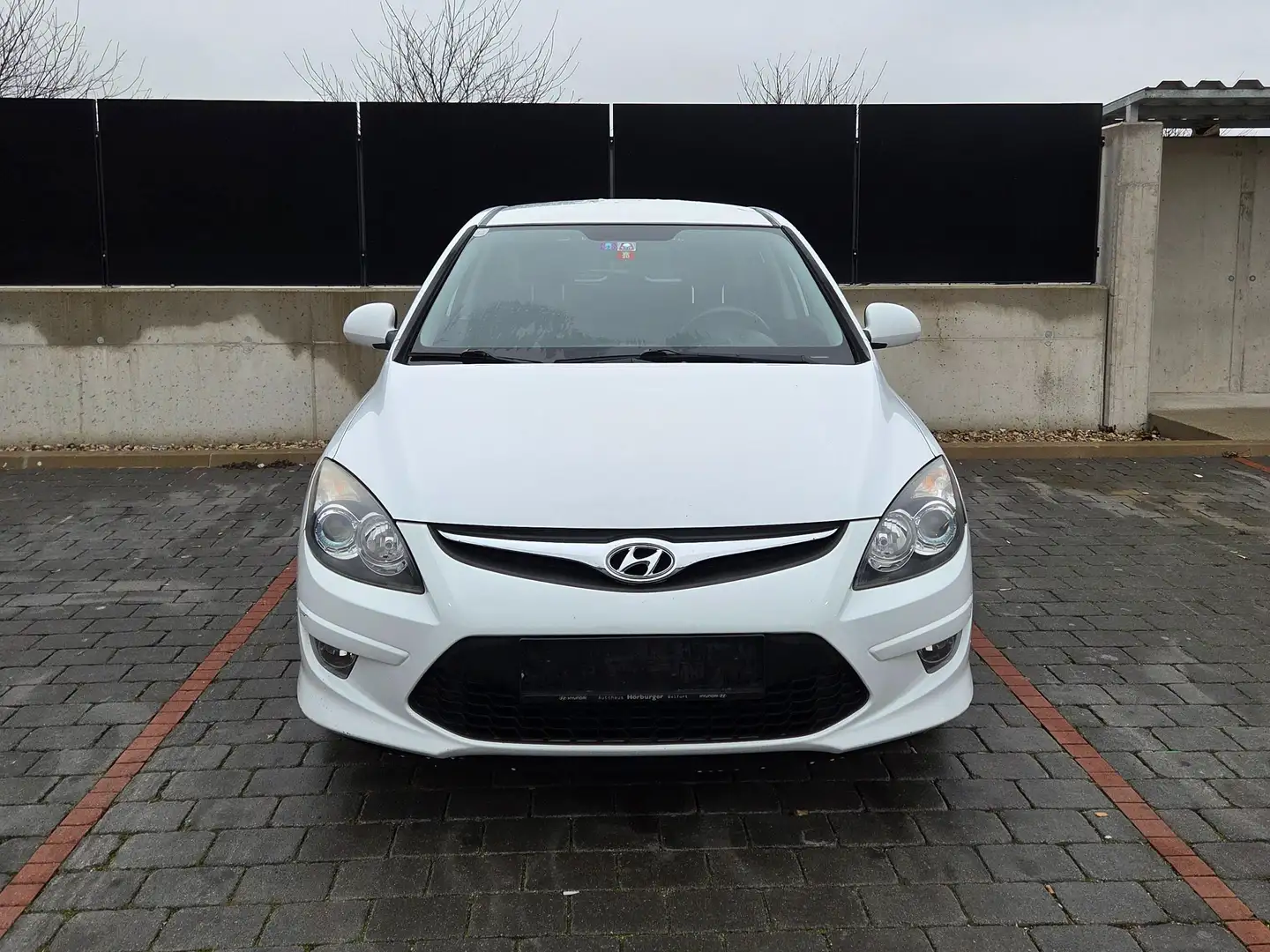 Hyundai i30 i30 1,4 benzin Weiß - 2