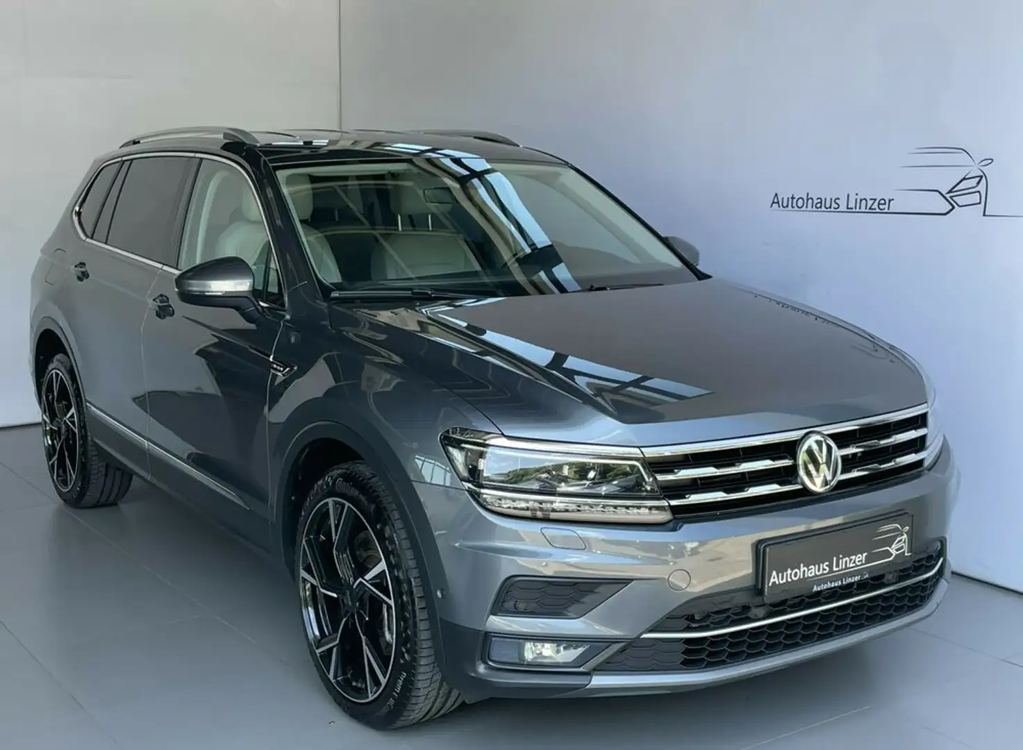 Volkswagen Tiguan Allspace 4x4 *LED*ACC*MEMO*CAM*KeyGo*20Zoll Grau - 1