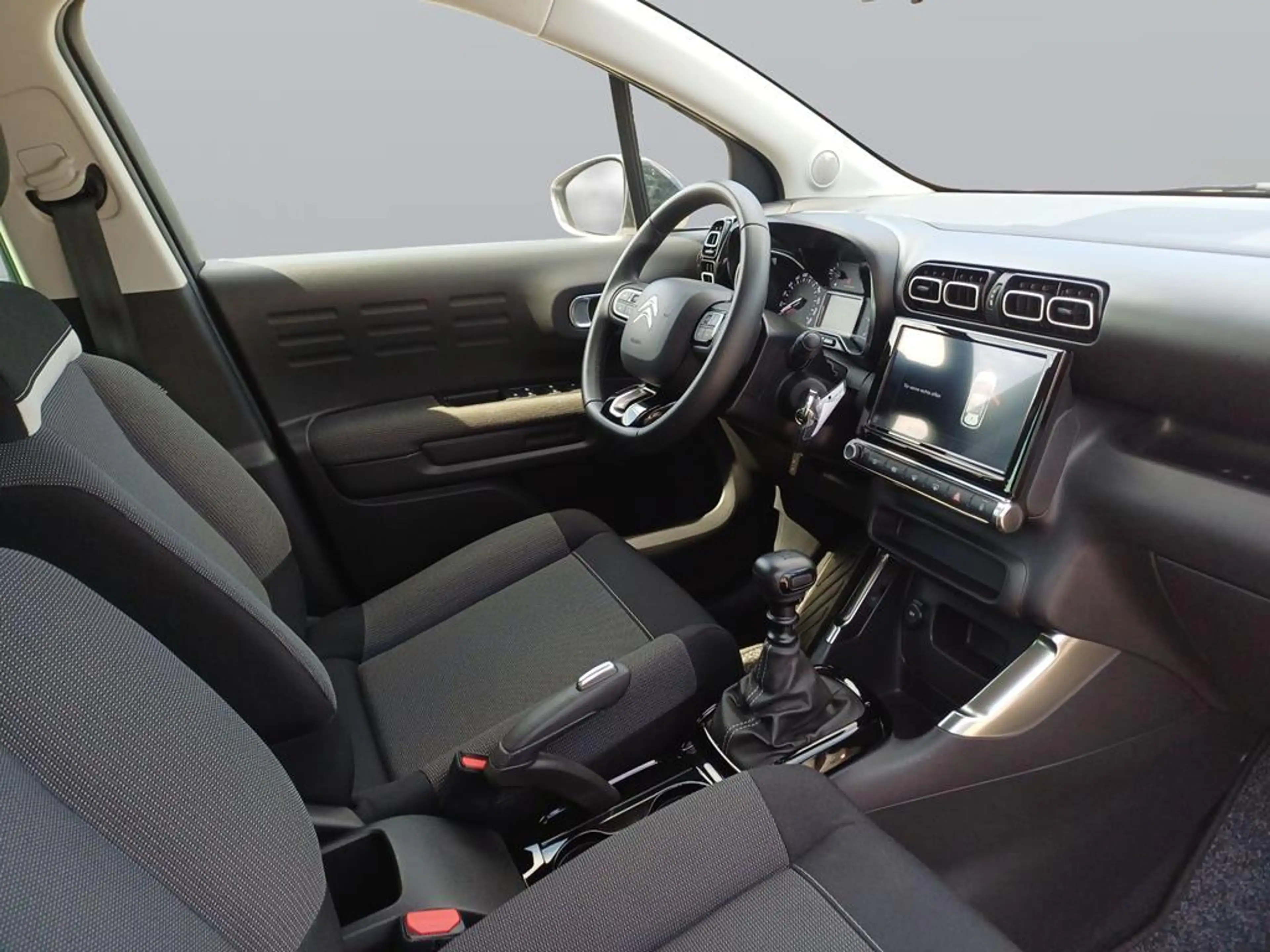 Citroen C3 Aircross PureTech 110 S&S Shine — photo 10