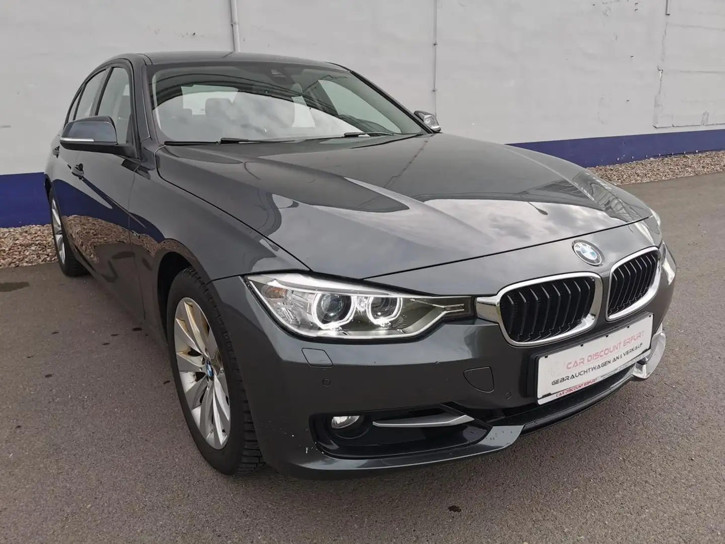 BMW 330 xDrive+Sportline+2.Hand+Head up+Navi+ Grau - 2