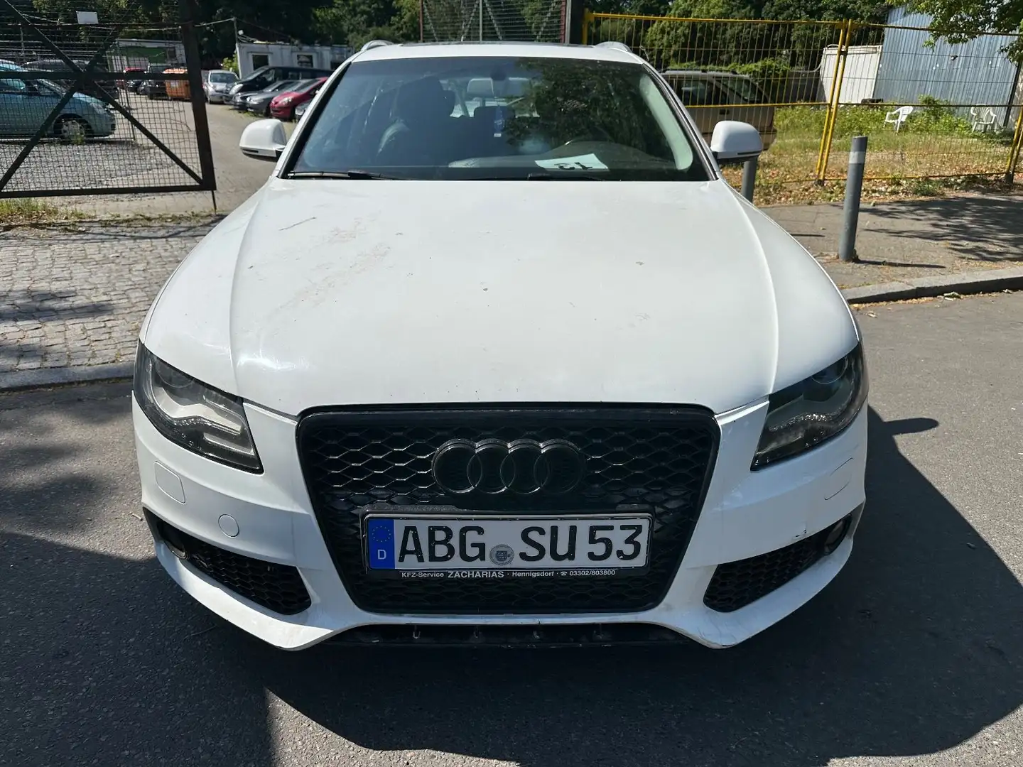 Audi A4 Avant Attraction Weiß - 2