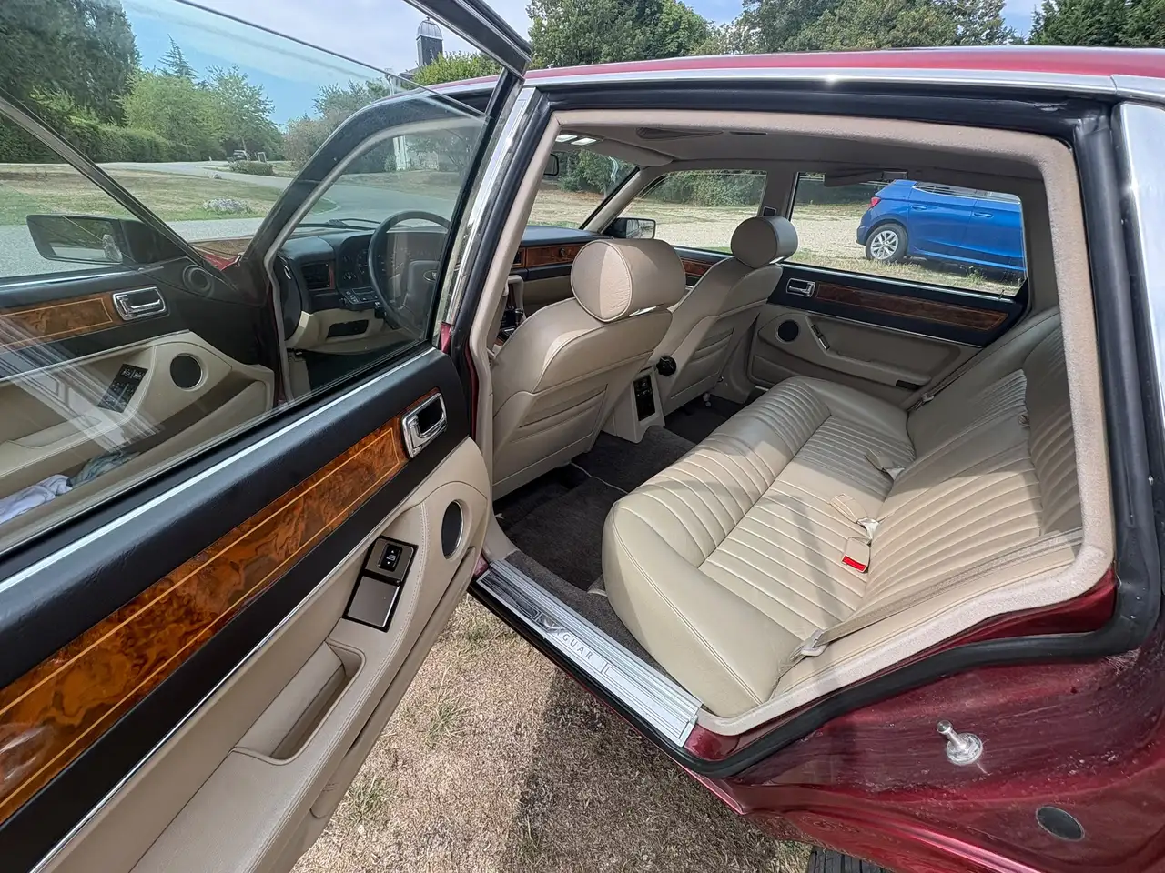 Jaguar XJ40, foto 4