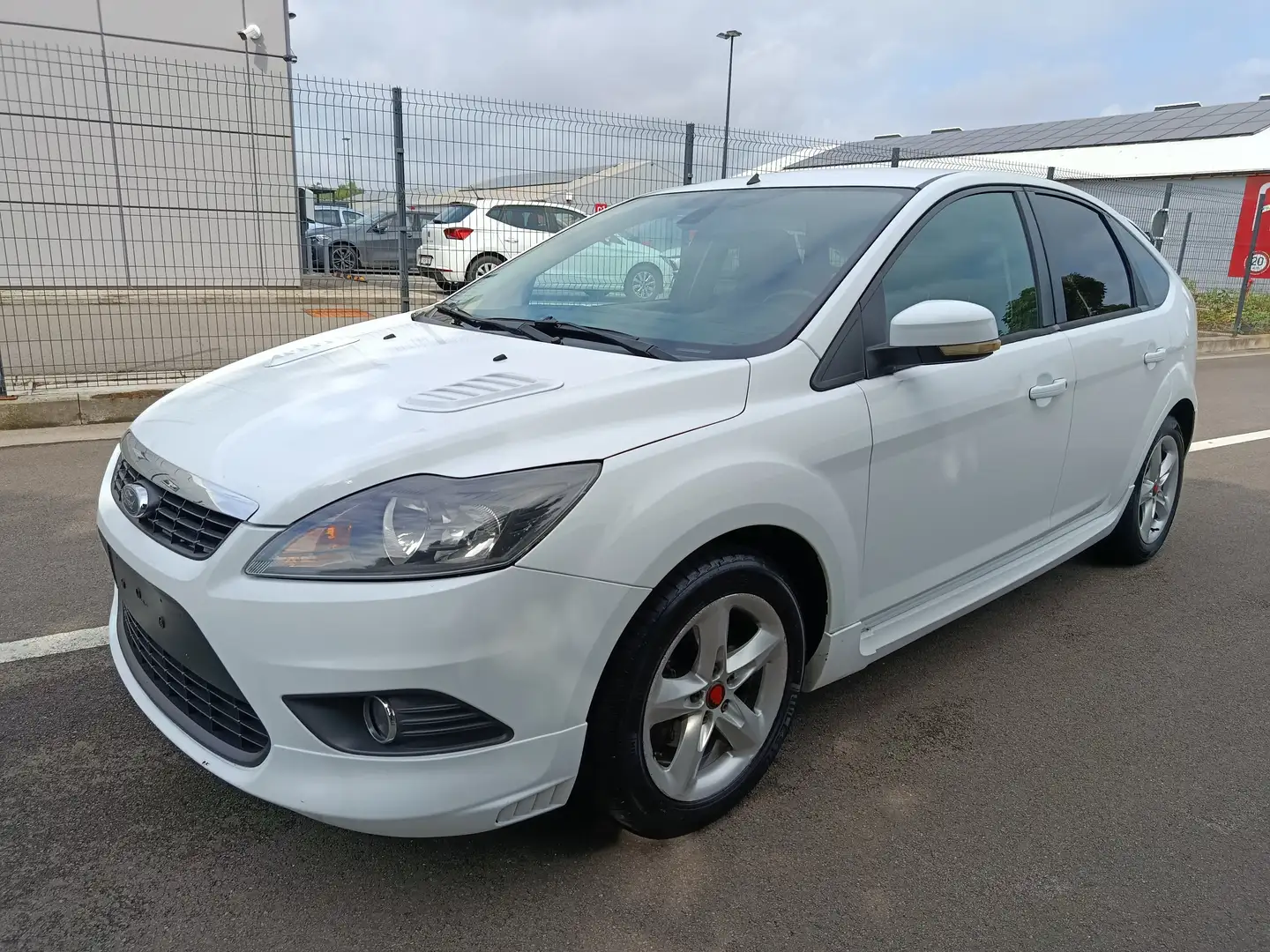 Ford Focus Focus 1.6 TDCi Econetic II Black Magic DPF White - 1