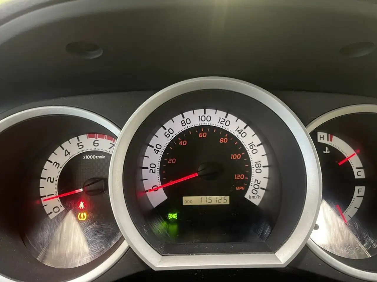 Toyota Tacoma снимка Toyota Tacoma