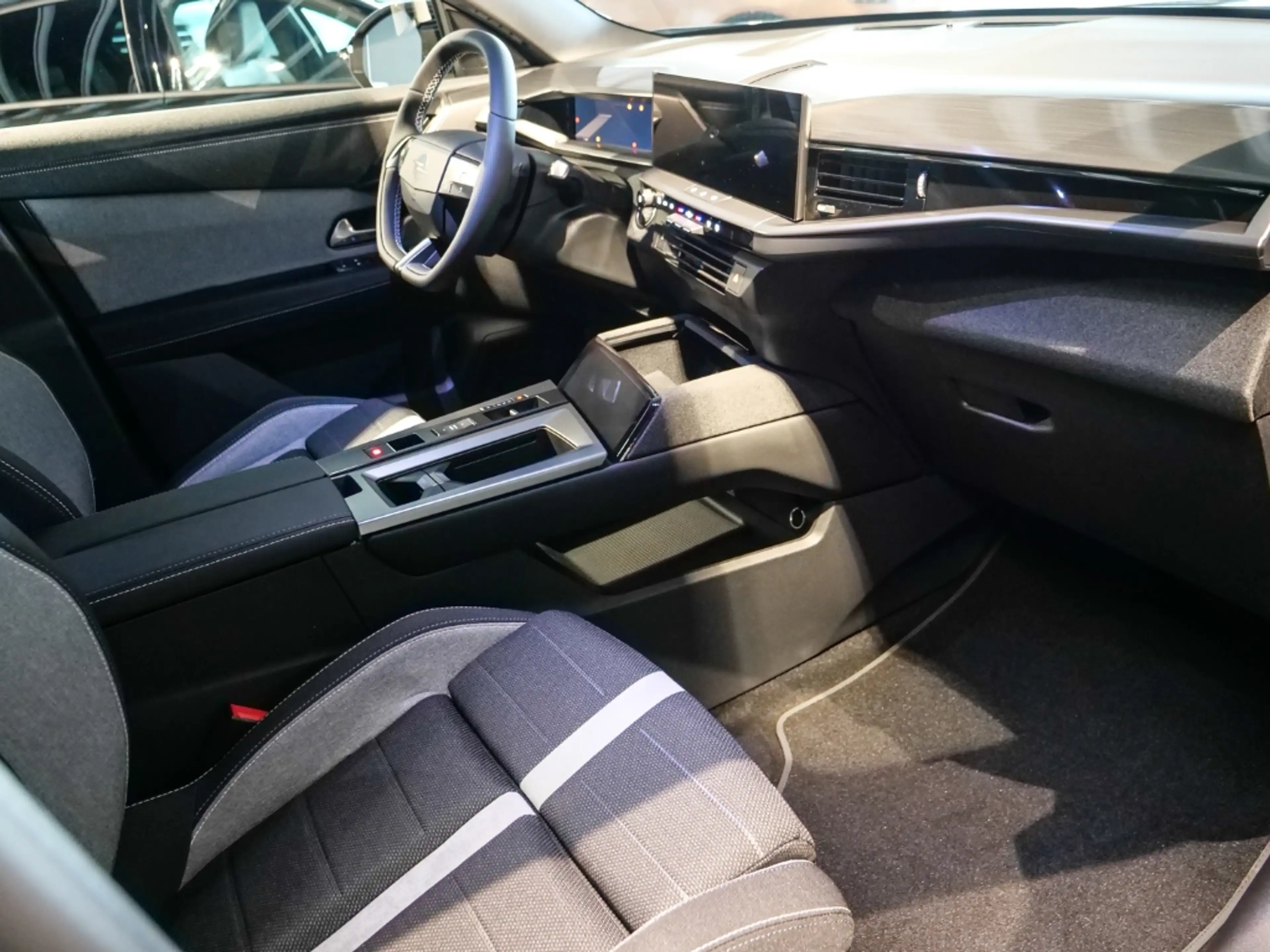 Opel Grandland 48V Mild- Hybrid Edition Komfort Paket AWR 19 Zoll — photo 10