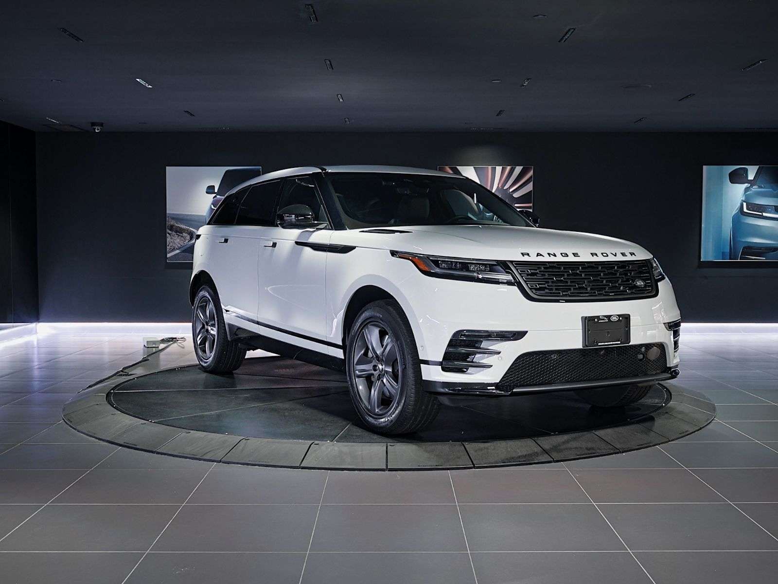 2026 Land Rover Range Rover Velar Dynamic SE | Sunroof | Navigation | Bluetooth | He — снимка 1