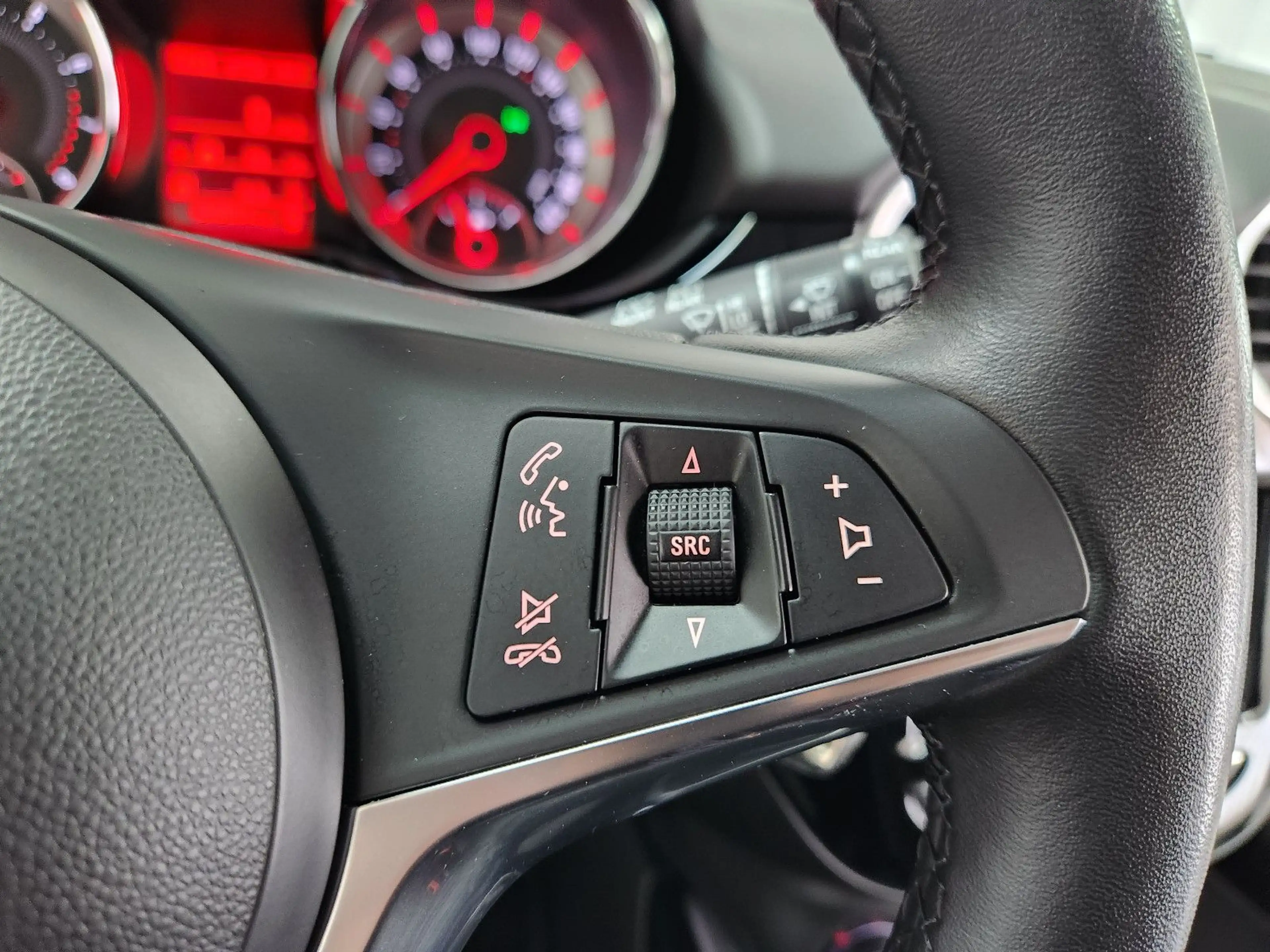 Opel Adam BLACK JACK 1.4 87PS SHZ TEL CarPlay M&S PDC — photo 13