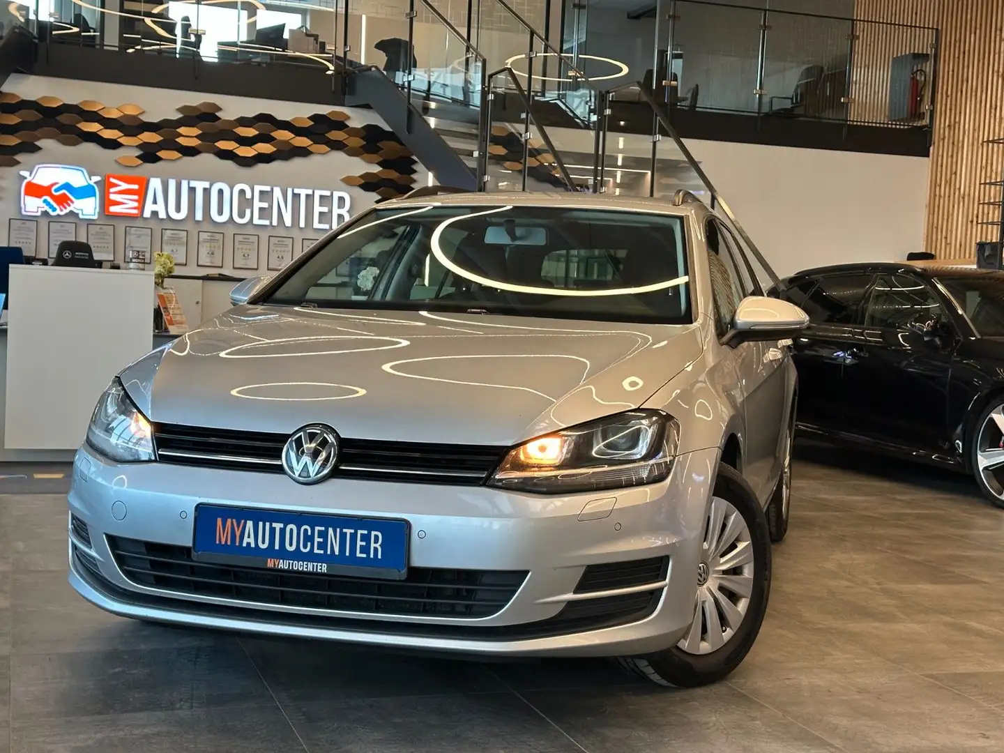 Volkswagen Golf VII Variant Trendline BMT *Bi-Xenon*Klima* Silber - 1