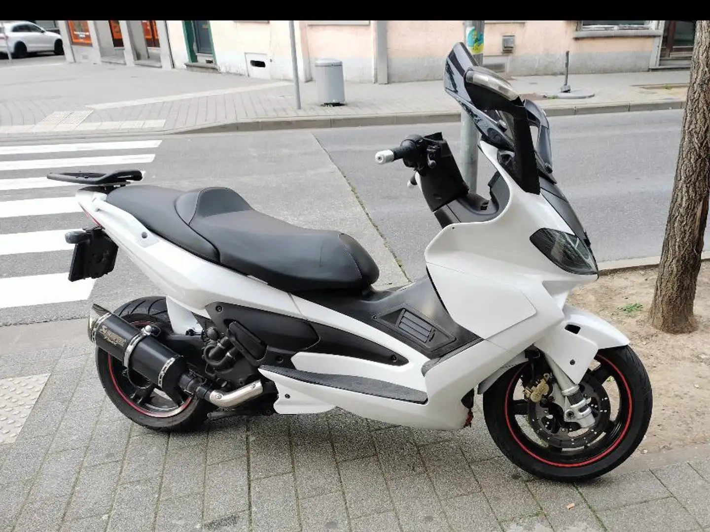 Gilera Nexus 500 Wit - 1