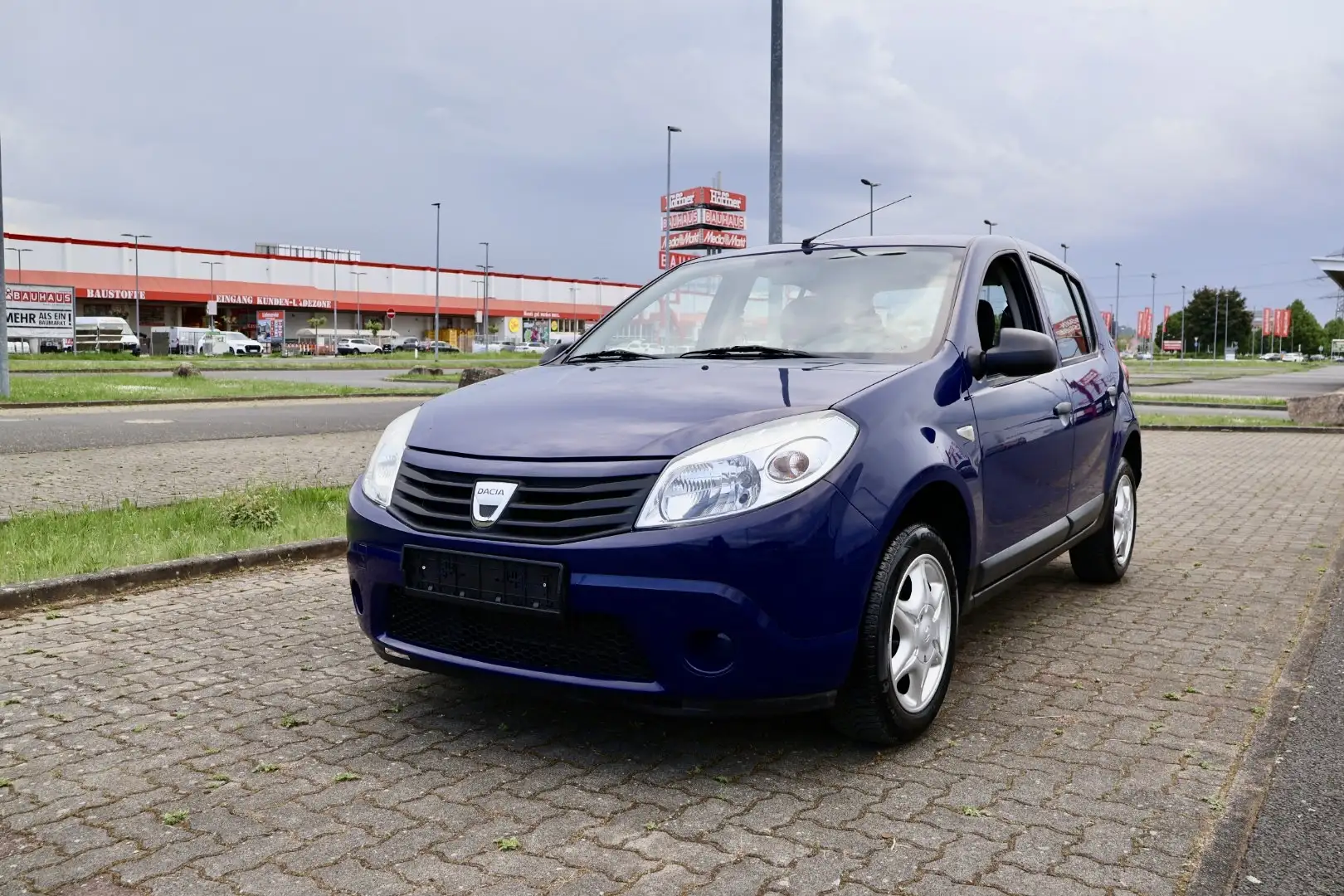 Dacia Sandero 1.4 MPI / AHK /  Tüv Neu Blau - 1