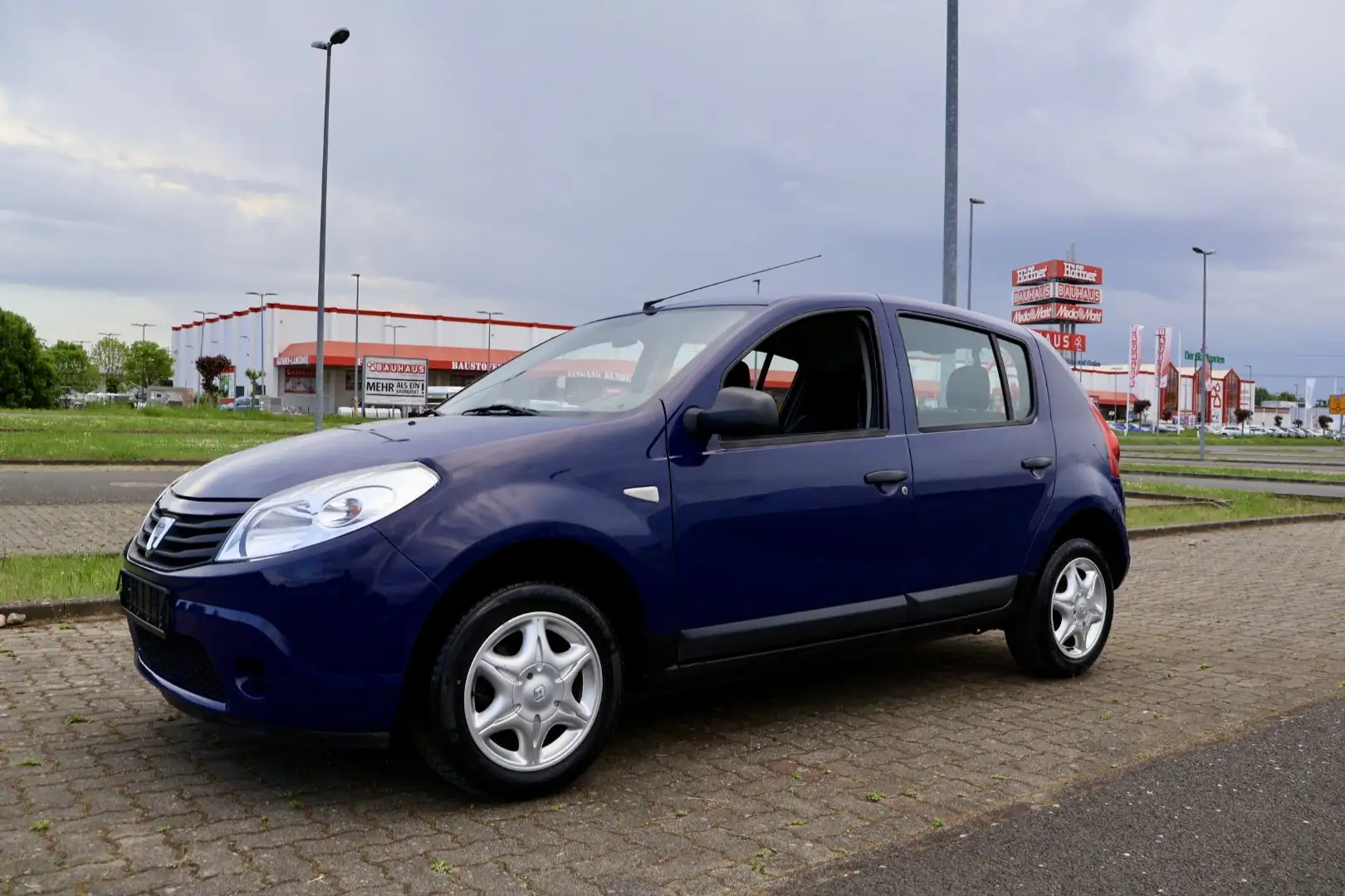 Dacia Sandero 1.4 MPI / AHK /  Tüv Neu Blau - 2