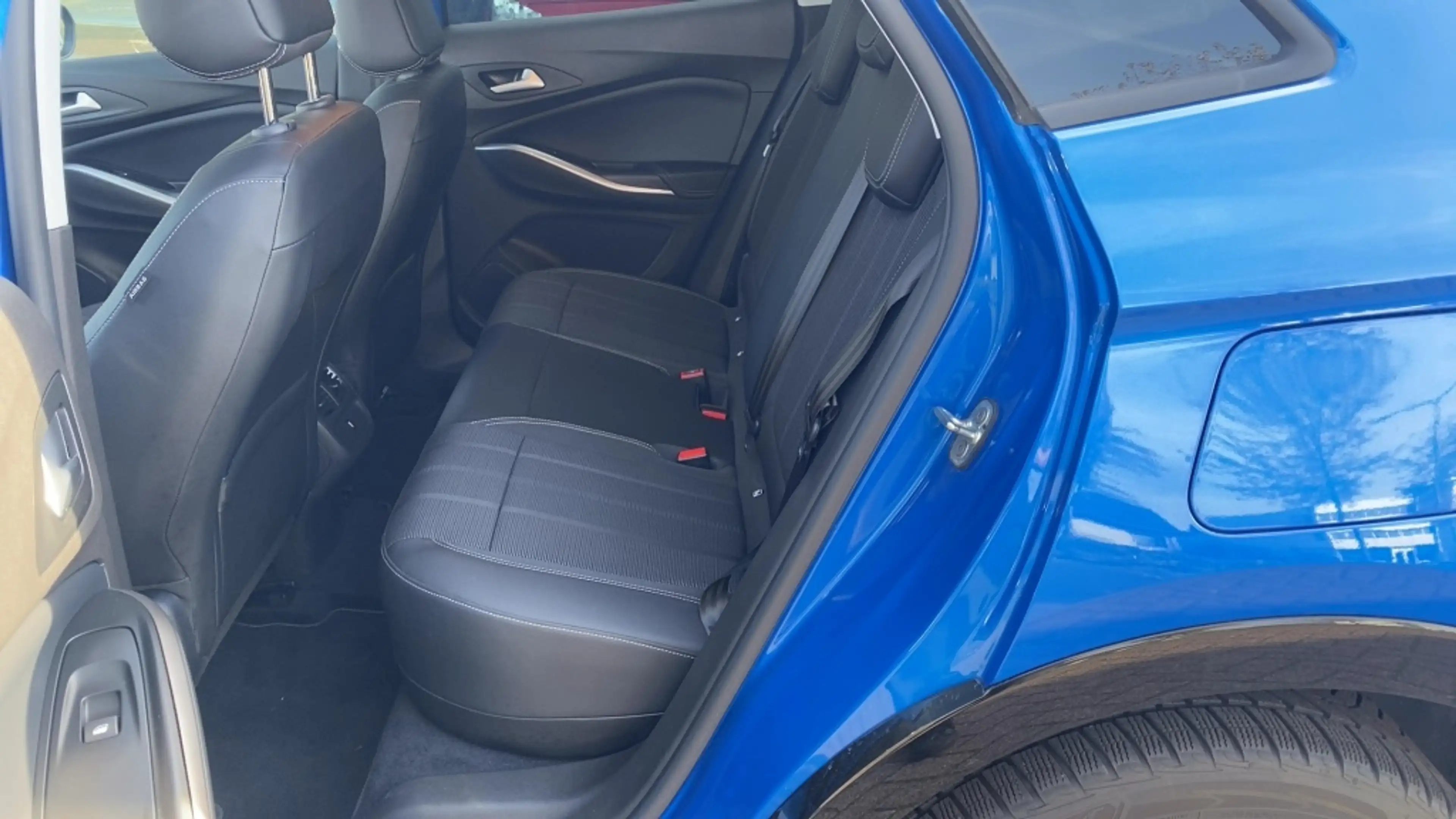 Opel Grandland 1.6 T. plug-in Hybride GS Line — photo 4