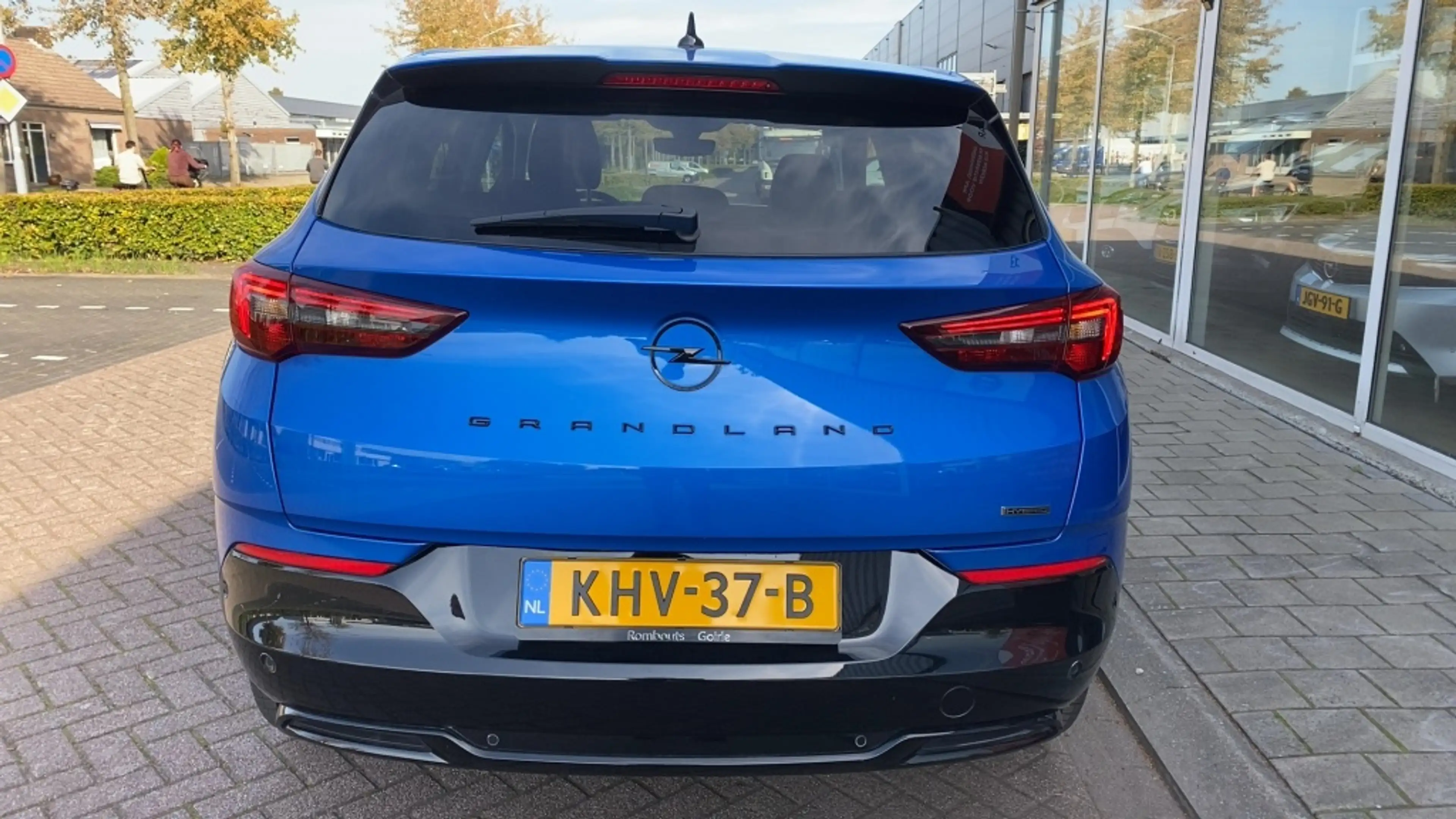 Opel Grandland 1.6 T. plug-in Hybride GS Line — photo 22