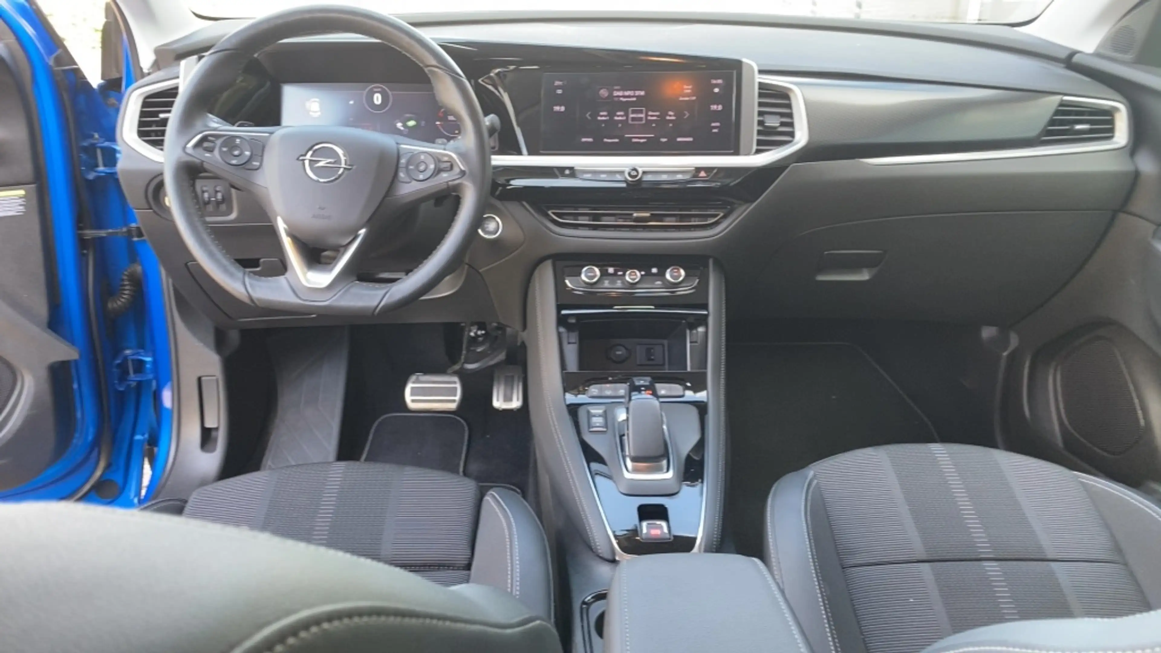 Opel Grandland 1.6 T. plug-in Hybride GS Line — photo 6