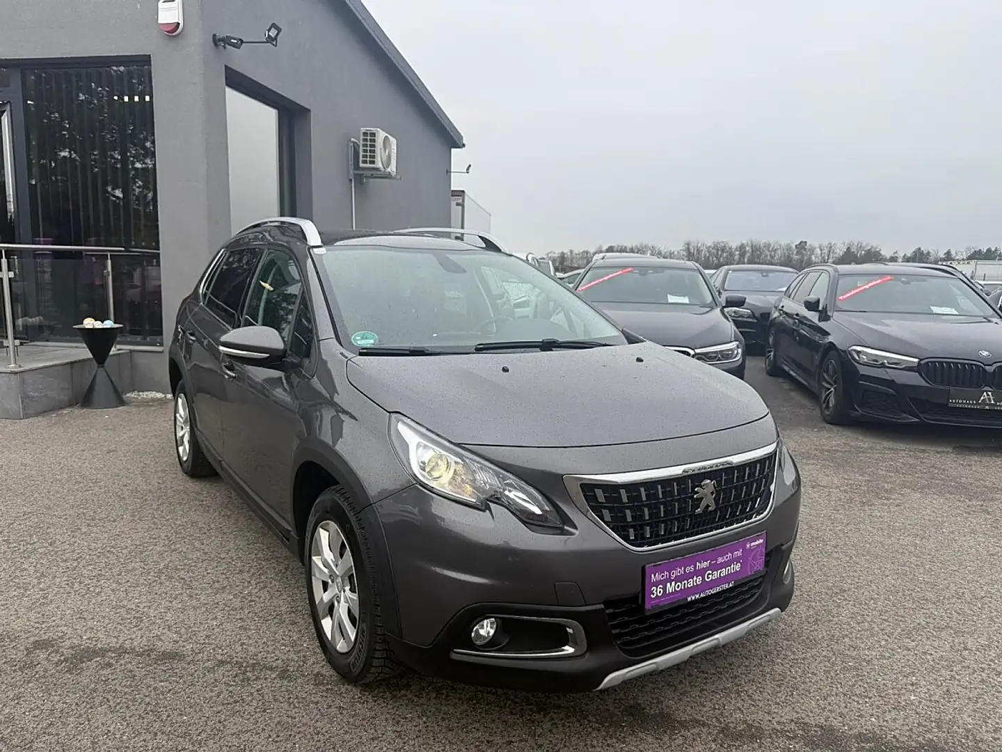 Peugeot 2008 1,6 BHDI 100 S&S Allure Grau - 1