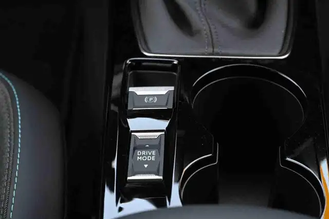 Peugeot 2008 view 16