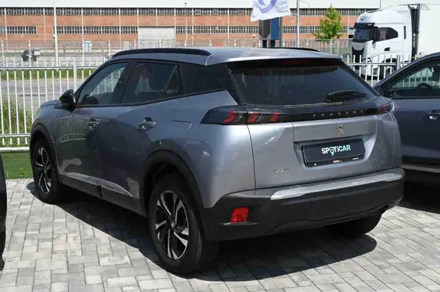 Peugeot 2008 view 4