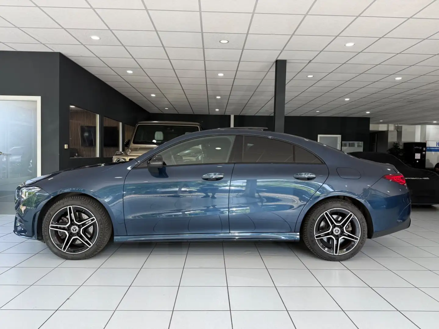Mercedes-Benz CLA 250 e*AMG-LINE*PANO*MBEAM*KEYLESS*KAMERA*NIGH Blau - 2
