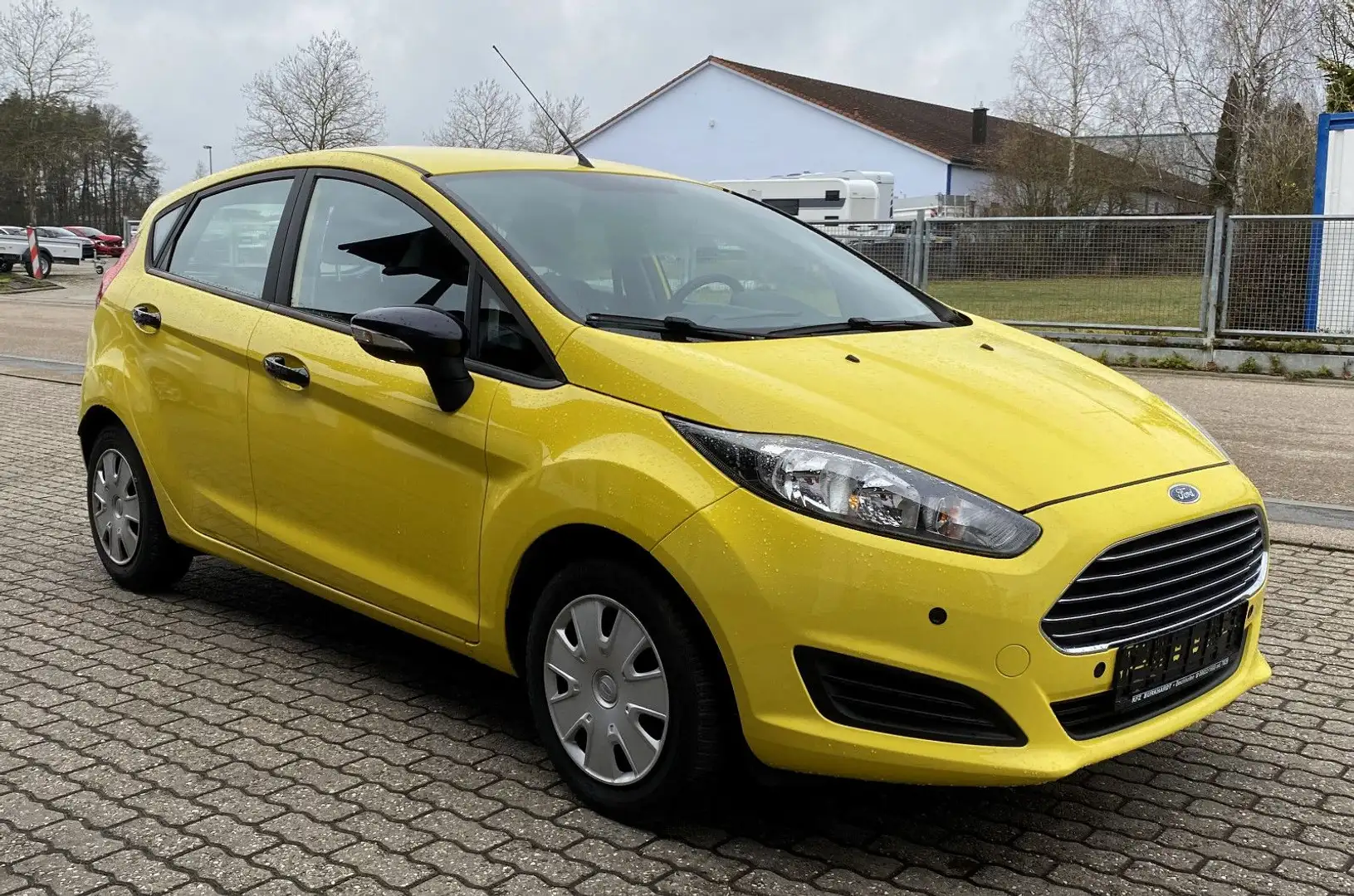 Ford Fiesta Trend Yellow - 2