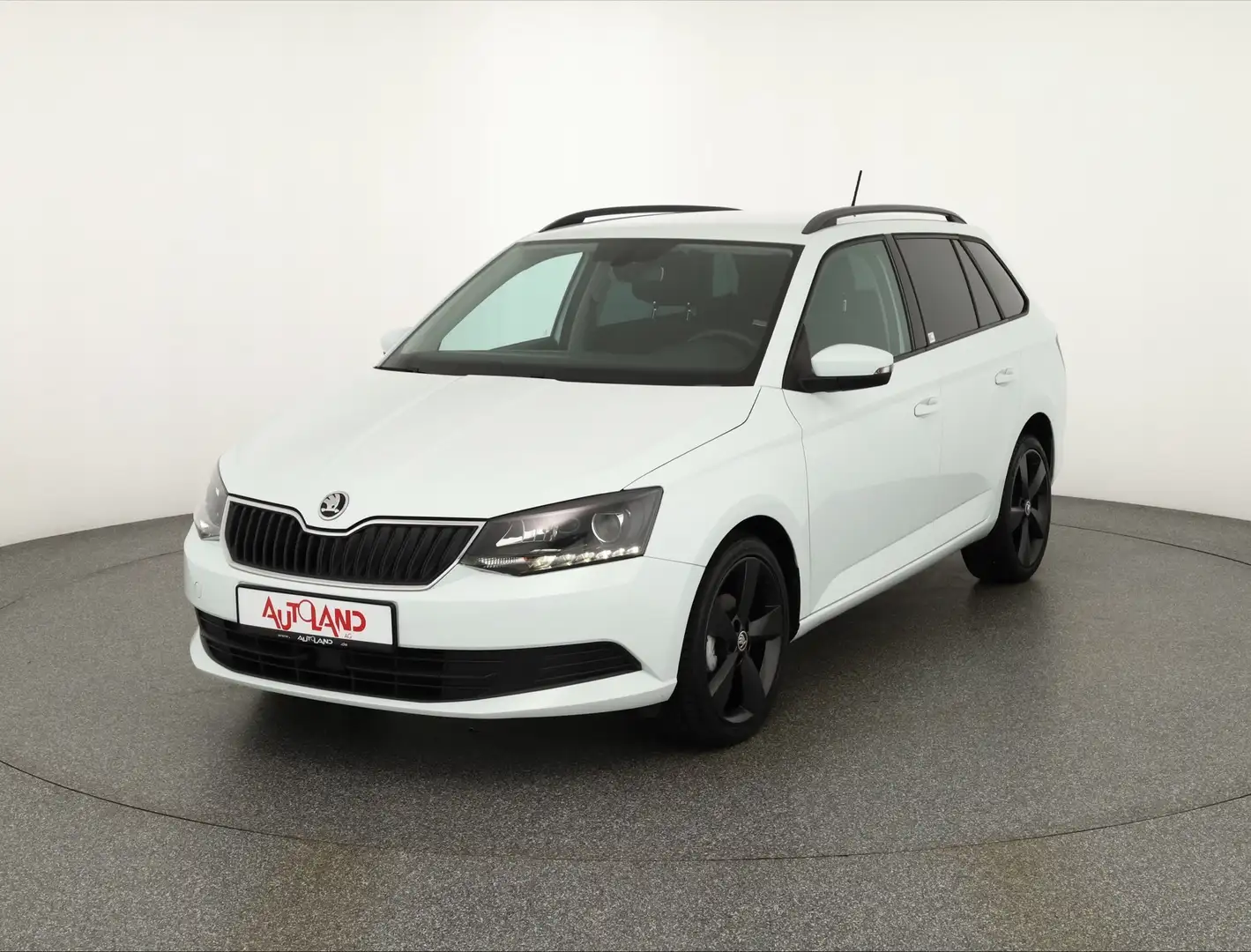 Skoda Fabia Combi 1.2 Joy Weiß - 2
