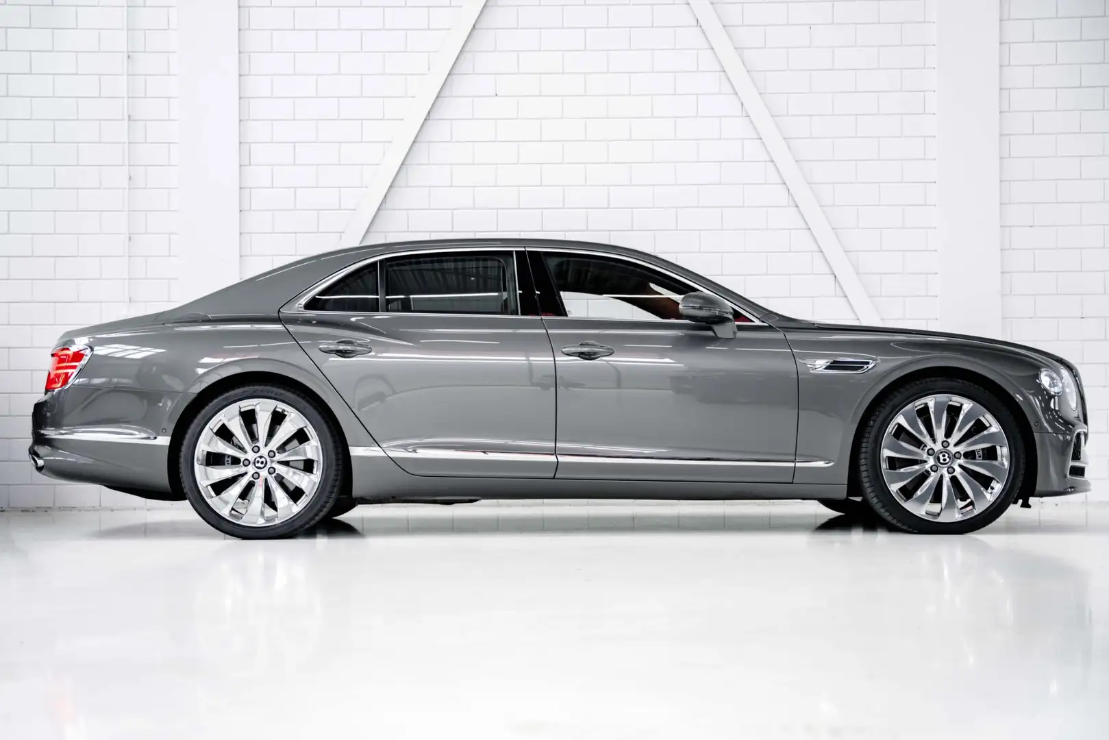 Bentley Flying Spur 4.0 V8 l Naim l Mulliner l 2 seat confg Grey - 2