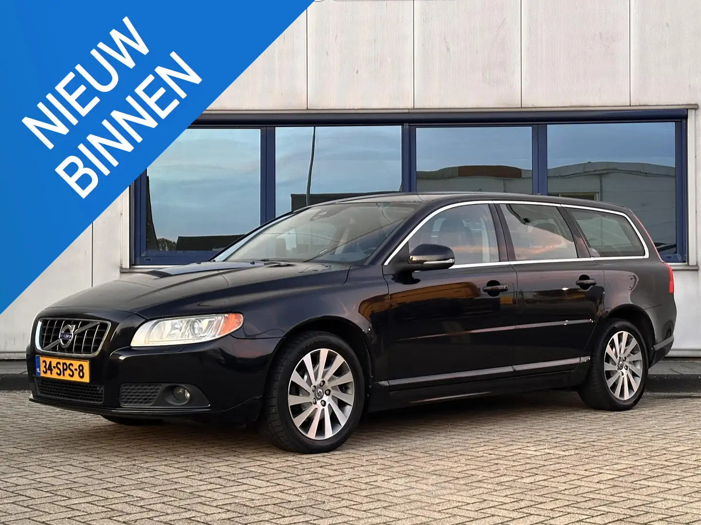 Volvo V70 1.6 T4 Limited Edition l Veel onderhoud gehad rece Zwart - 1