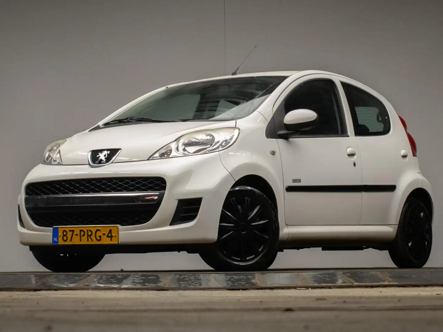 Peugeot 107 1.0-12V Millesim 200 Sport (AIRCO,LED,SPORTSTOELEN Wit - 2