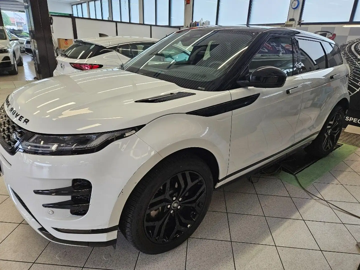 Land Rover Range Rover Evoque 2.0D I4 163 CV AWD Auto R-Dynamic SE Fehér - 1