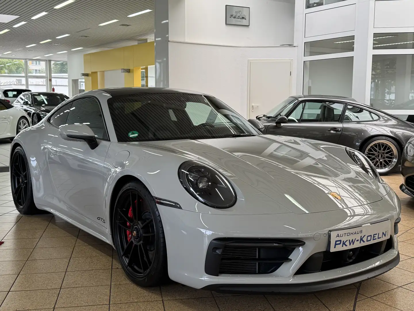 Porsche 992 4 GTS*MATRiX*ABSTANDS*BOSE*ABGAS*PASM* Gris - 2