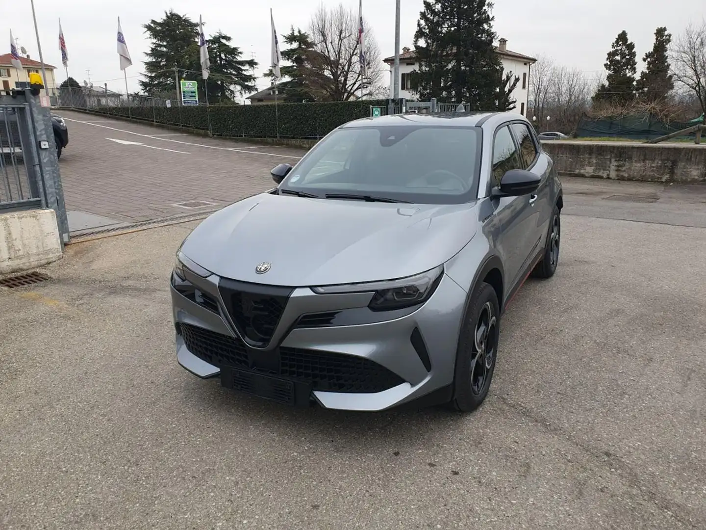 Alfa Romeo Junior 1.2 145 CV Hybrid eDCT6 Speciale Grigio - 1