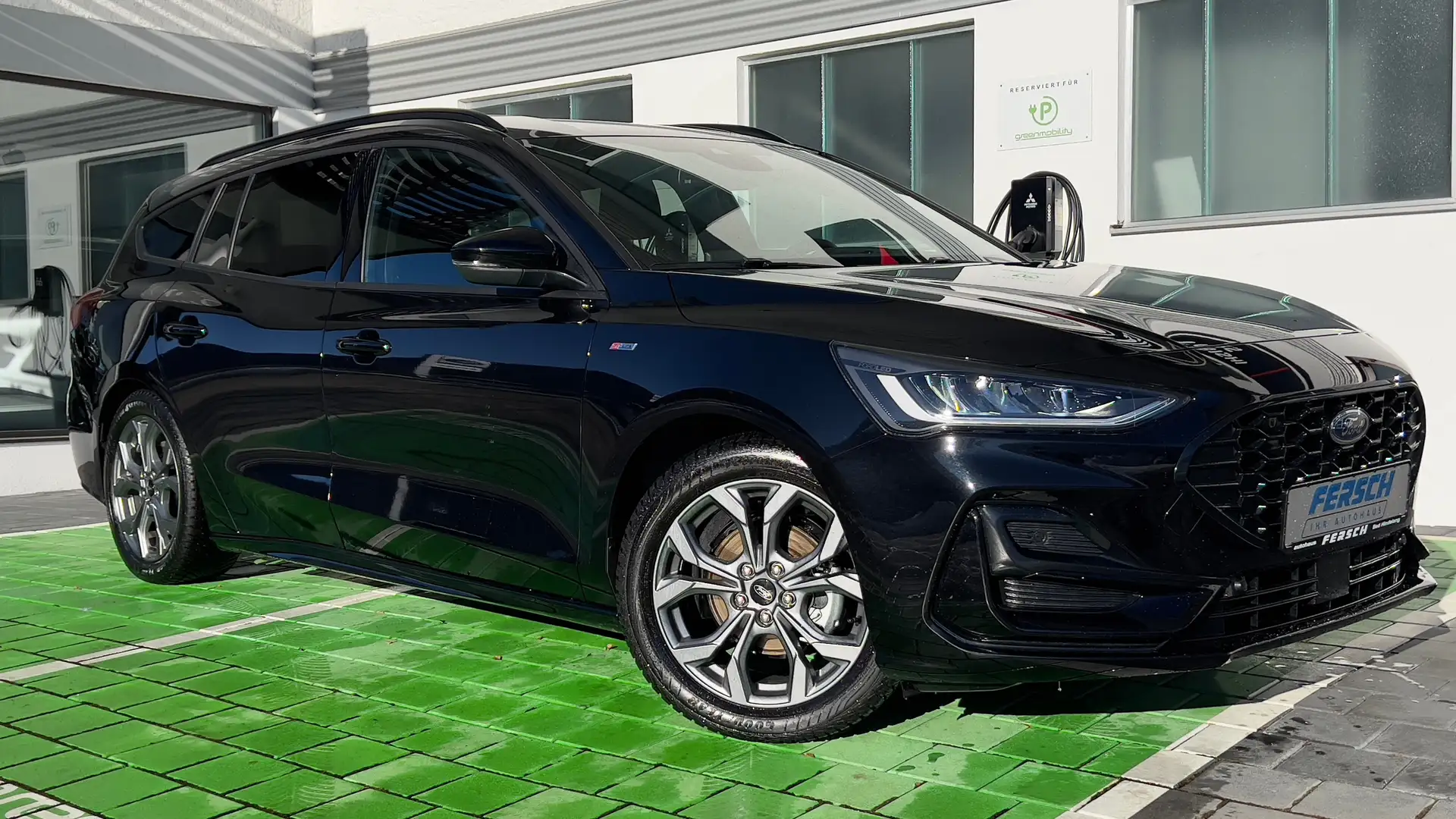 Ford Focus ST-Line Kombi m Navi SYNC4 Freisprech Schwarz - 1