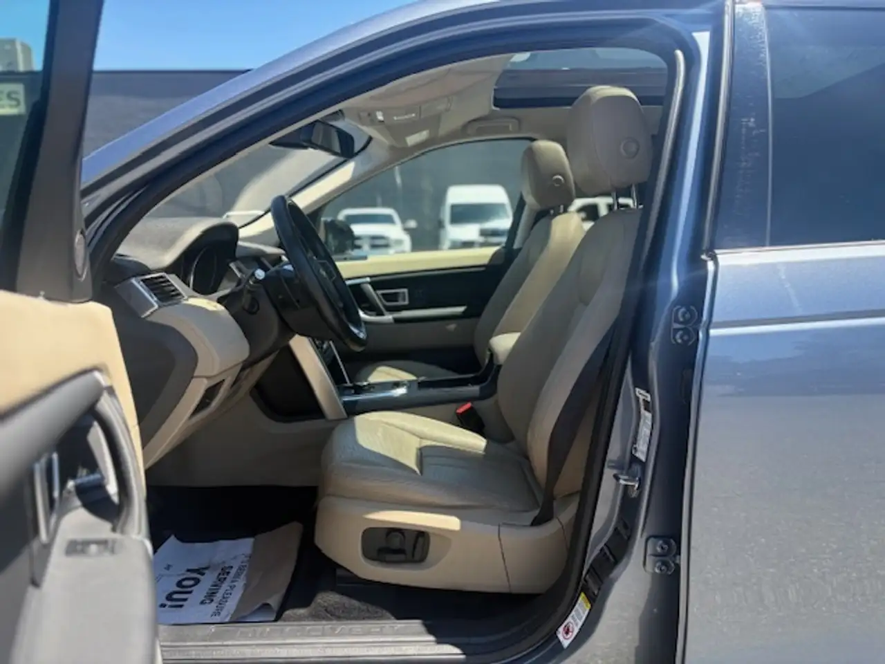 Land Rover Discovery Sport снимка Land Rover Discovery Sport