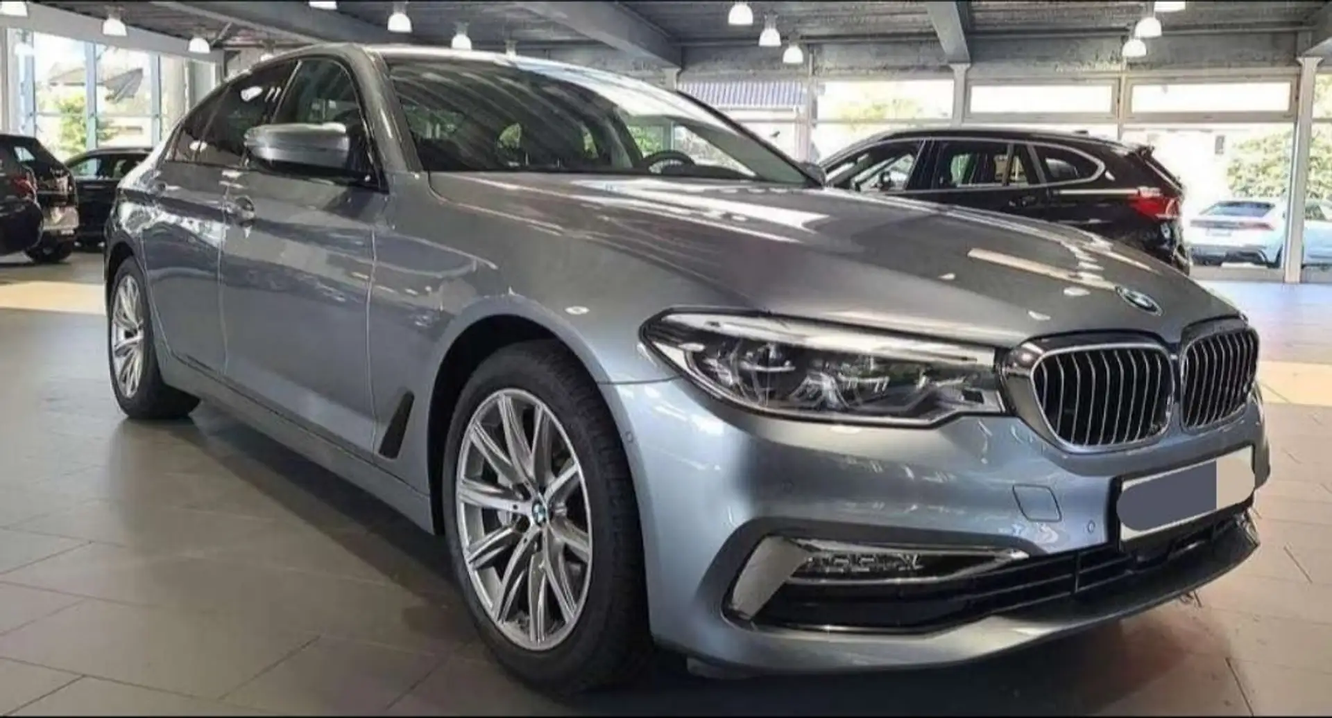BMW 530 530i xDrive Automatik Sitzmassage Luxury Line Grau - 1