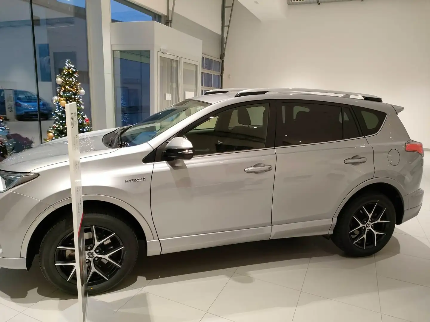 Toyota RAV 4 RAV-4 2.5 hybrid 4WD Feel! Edition Feel! Edition Plateado - 2